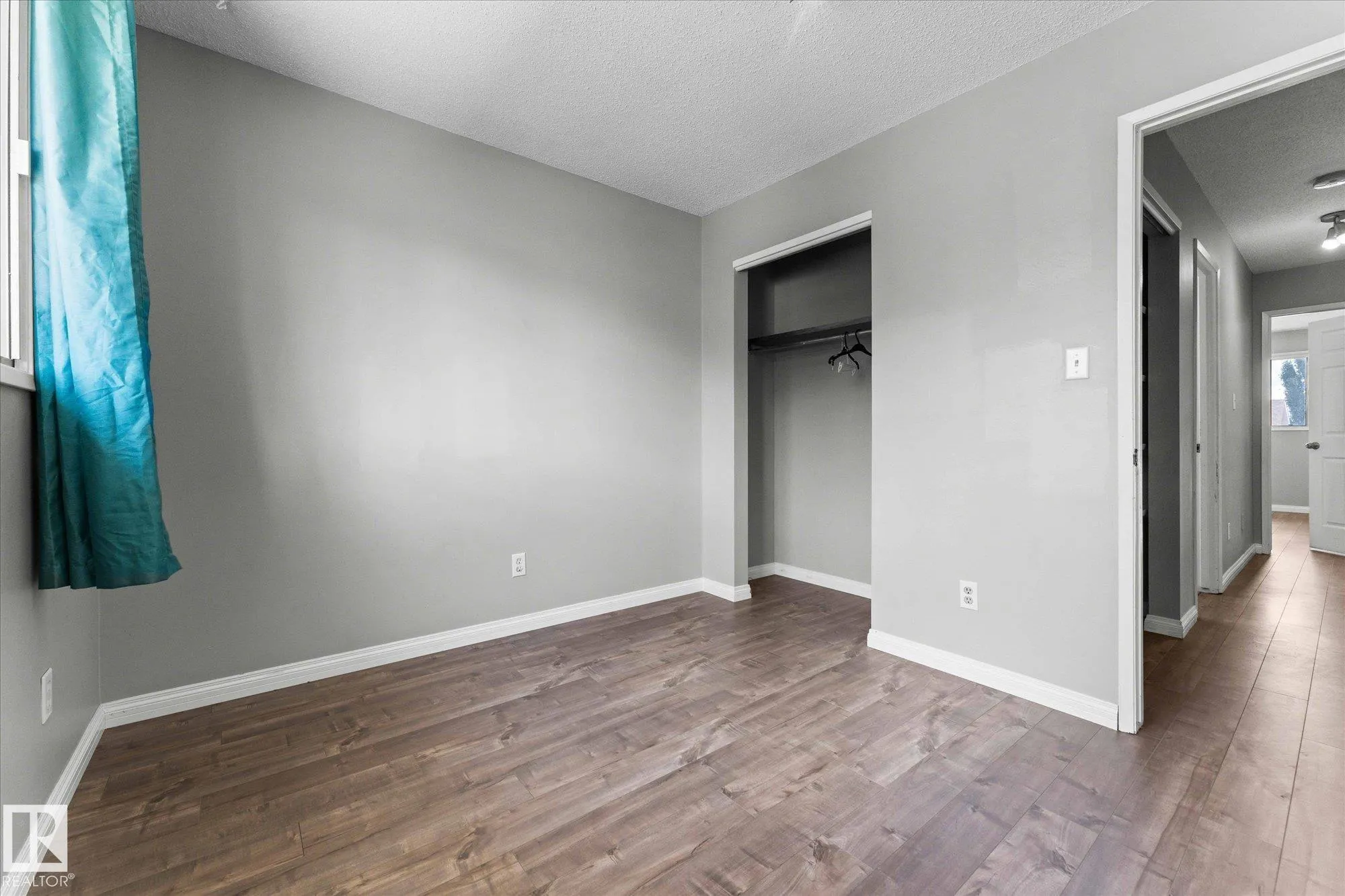 33 Westglen Crescent
