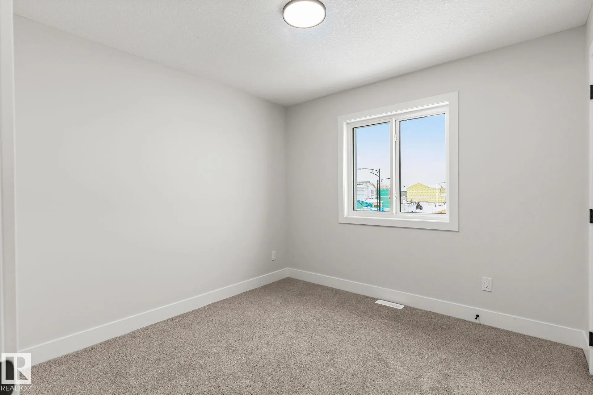 66 Hemingway Crescent