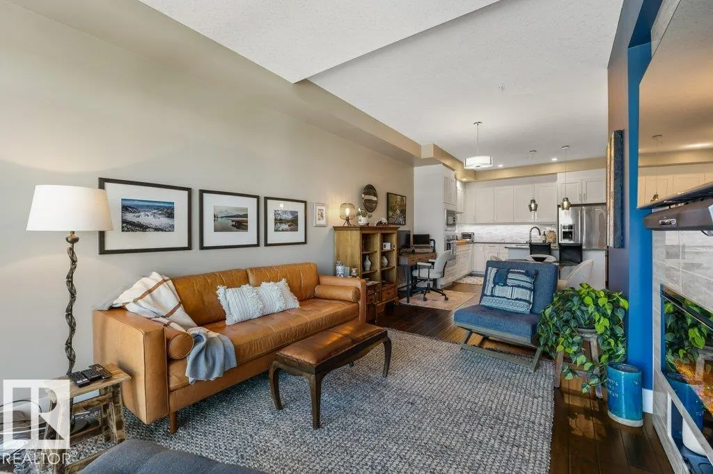 200 BELLEROSE Drive