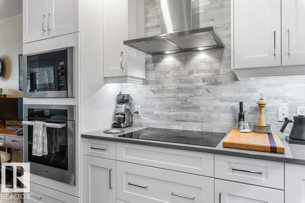 200 BELLEROSE Drive
