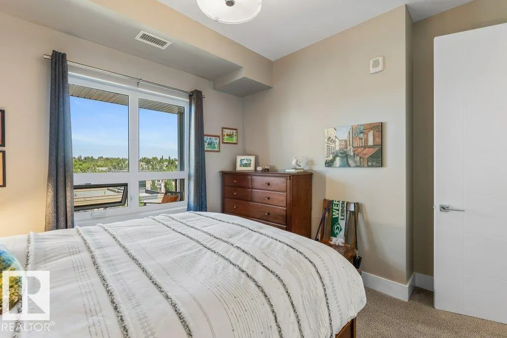 200 BELLEROSE Drive