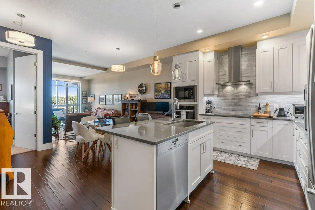 200 BELLEROSE Drive