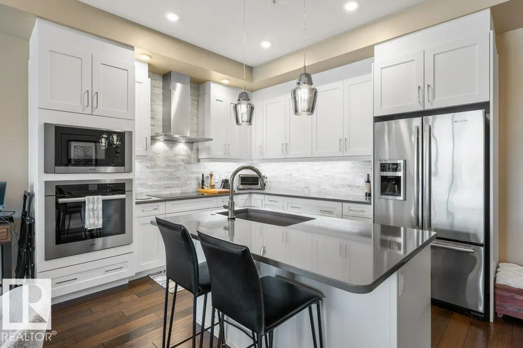 200 BELLEROSE Drive
