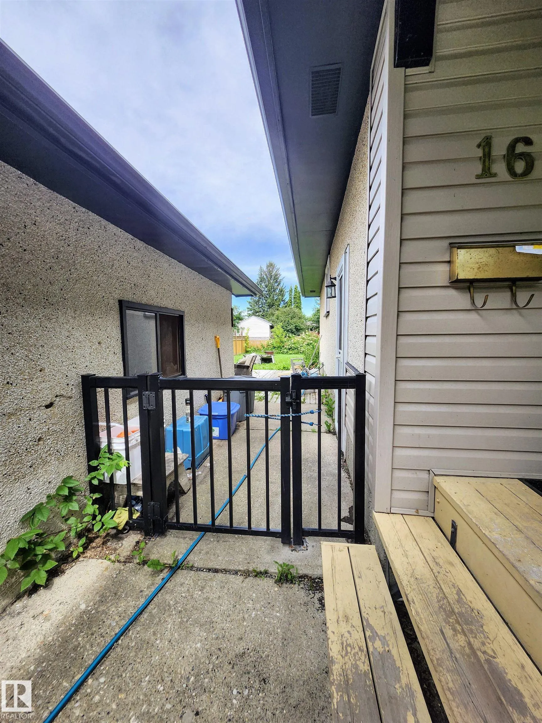 16 RAVEN Drive