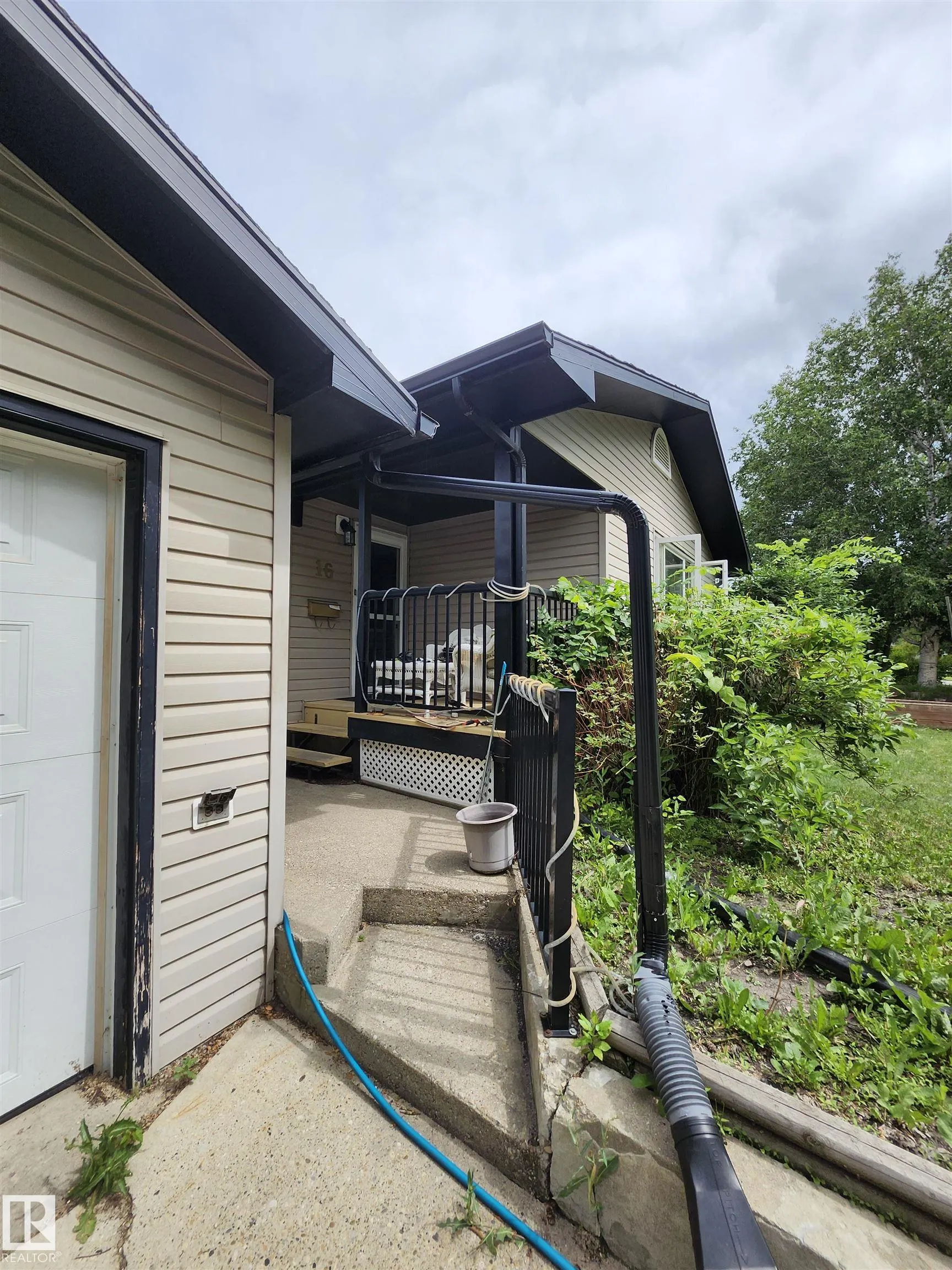 16 RAVEN Drive