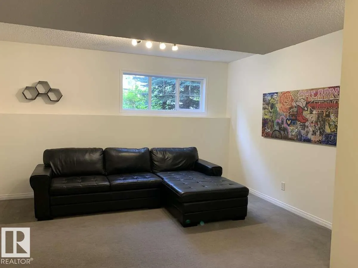 4821 TERWILLEGAR Common
