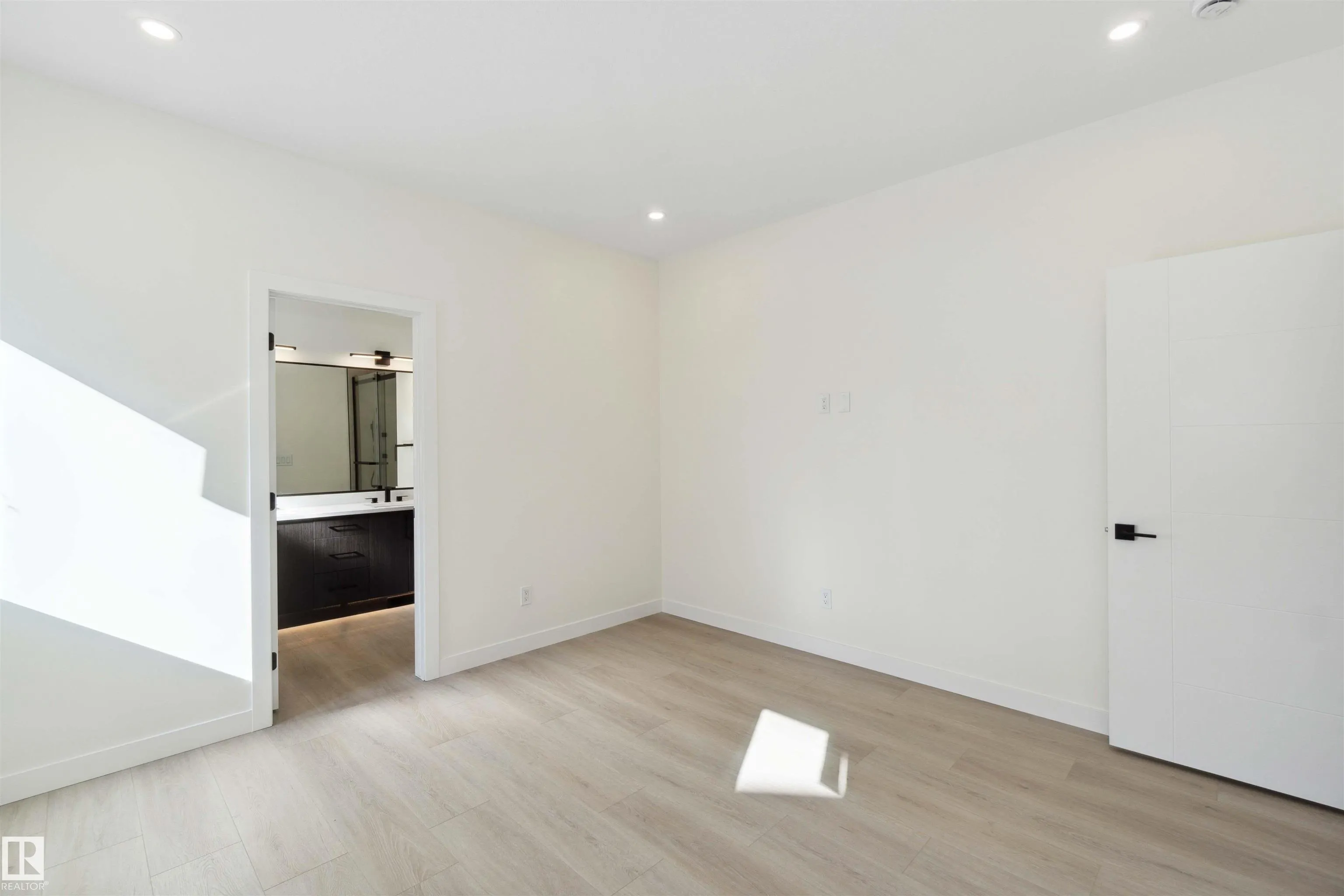 15 BRUNSWYCK Crescent