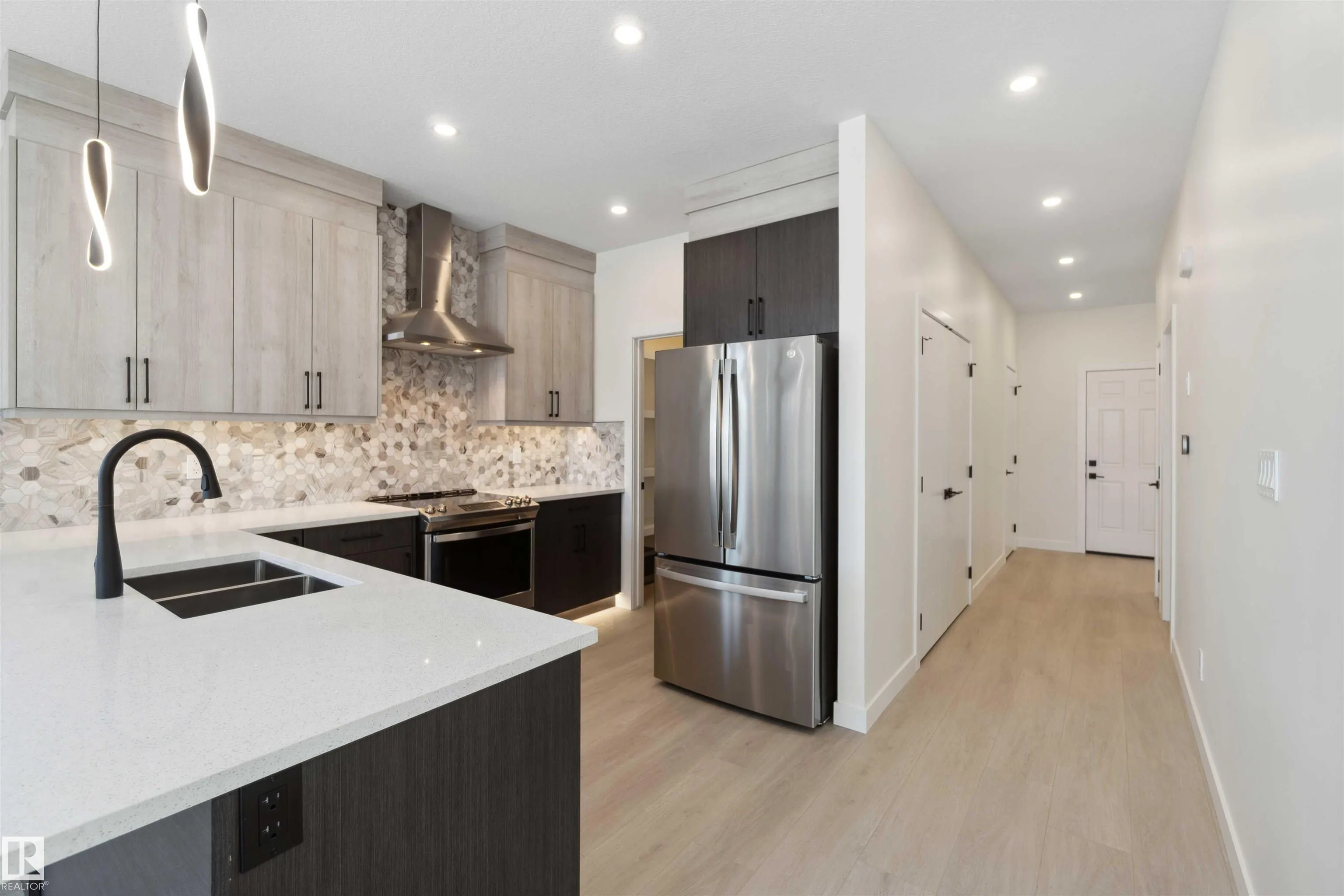 15 BRUNSWYCK Crescent
