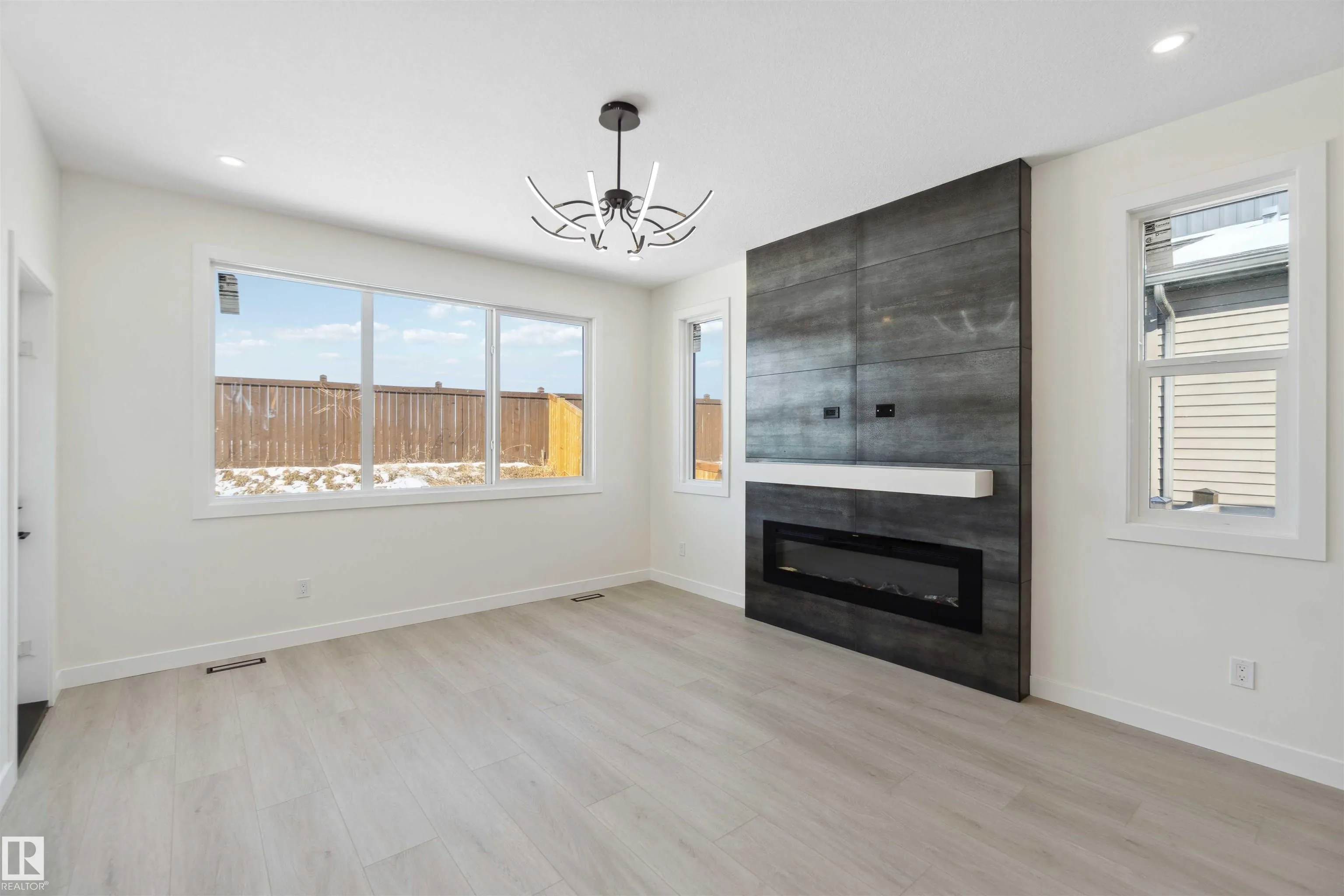 15 BRUNSWYCK Crescent