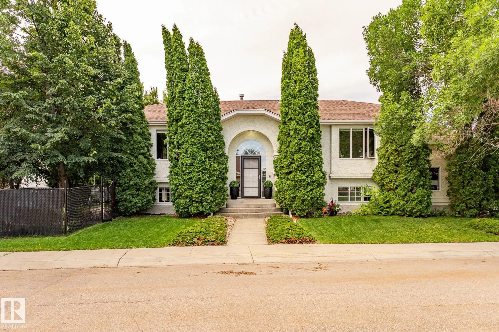 47 CHARLTON Road