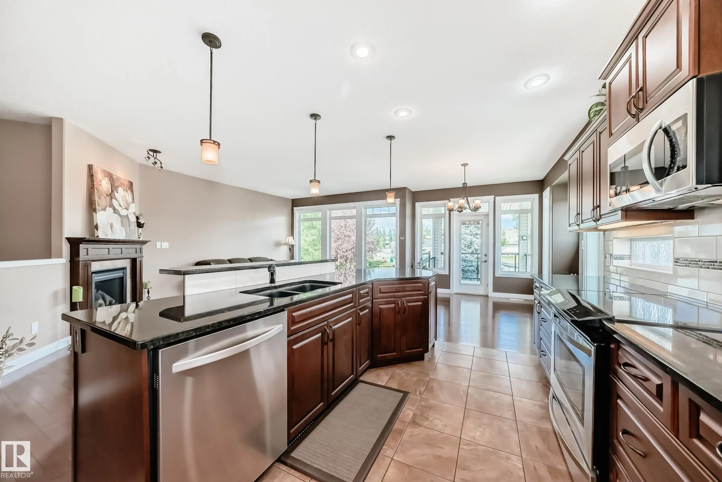 1 LINCOLN Cove