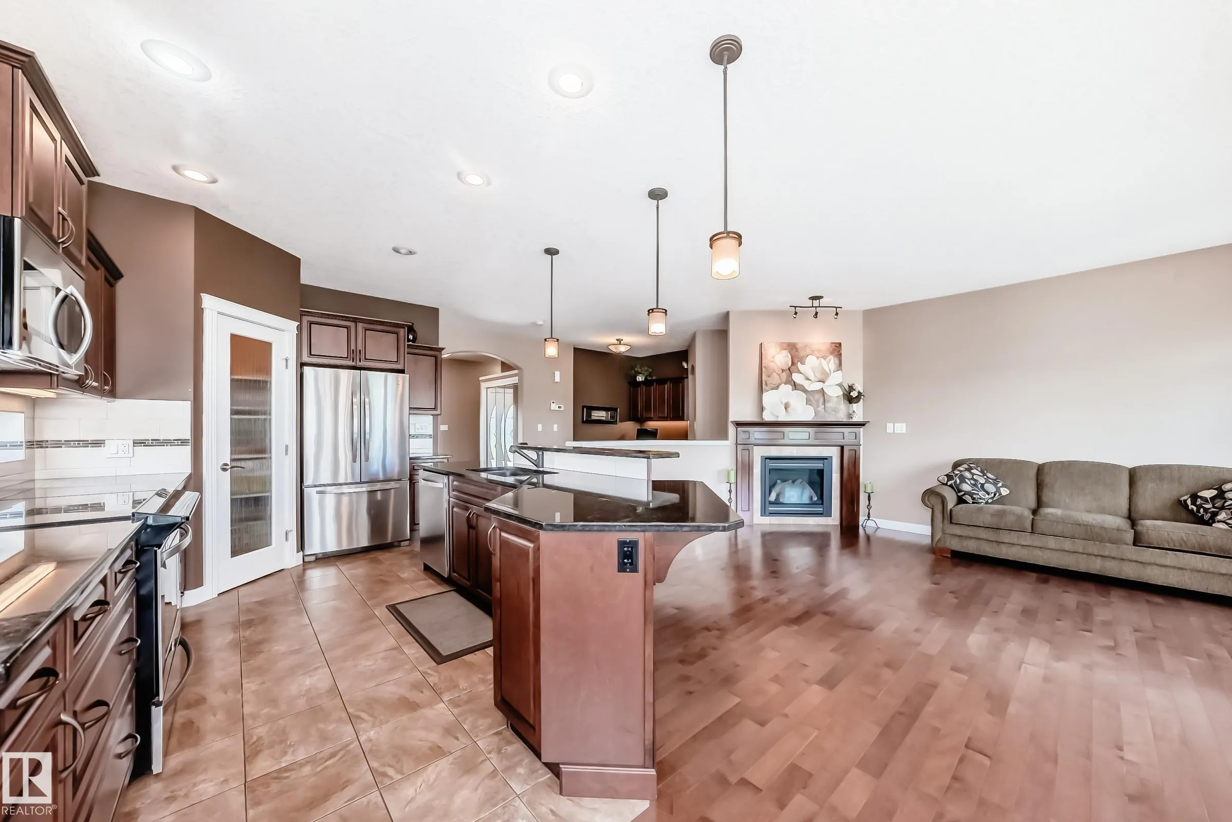 1 LINCOLN Cove