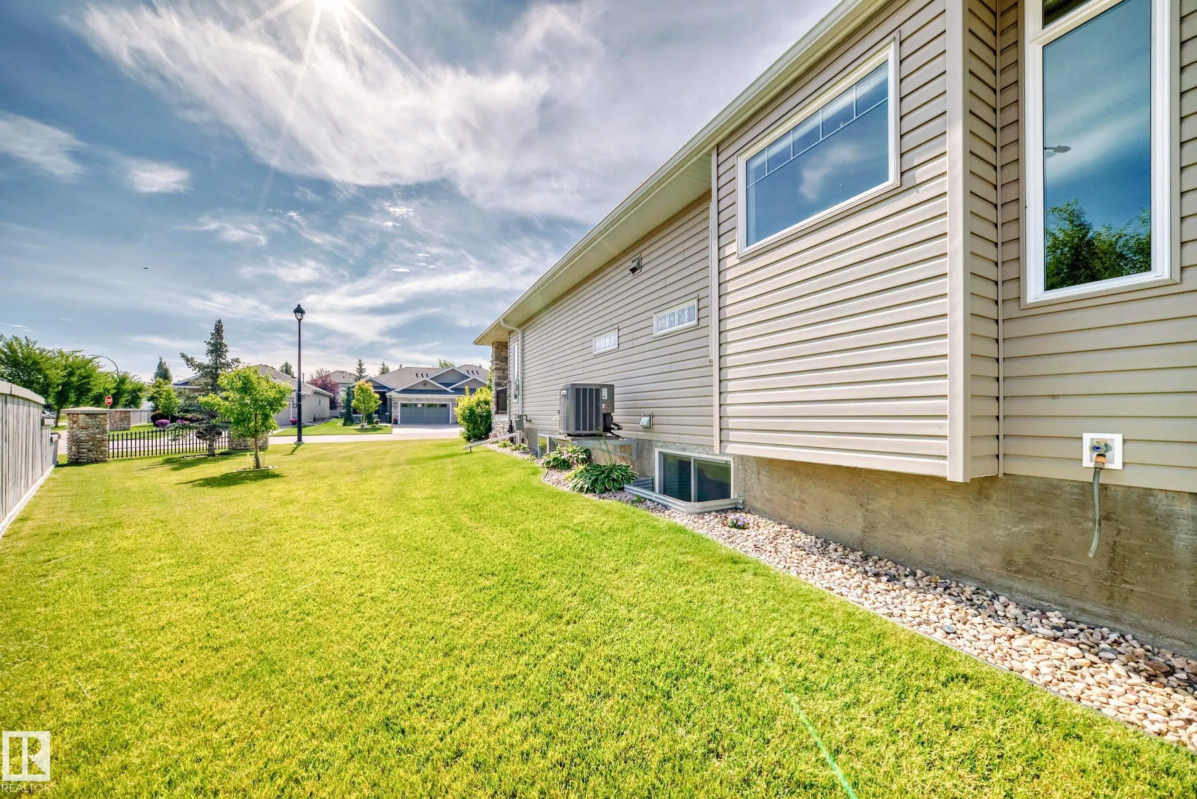 1 LINCOLN Cove
