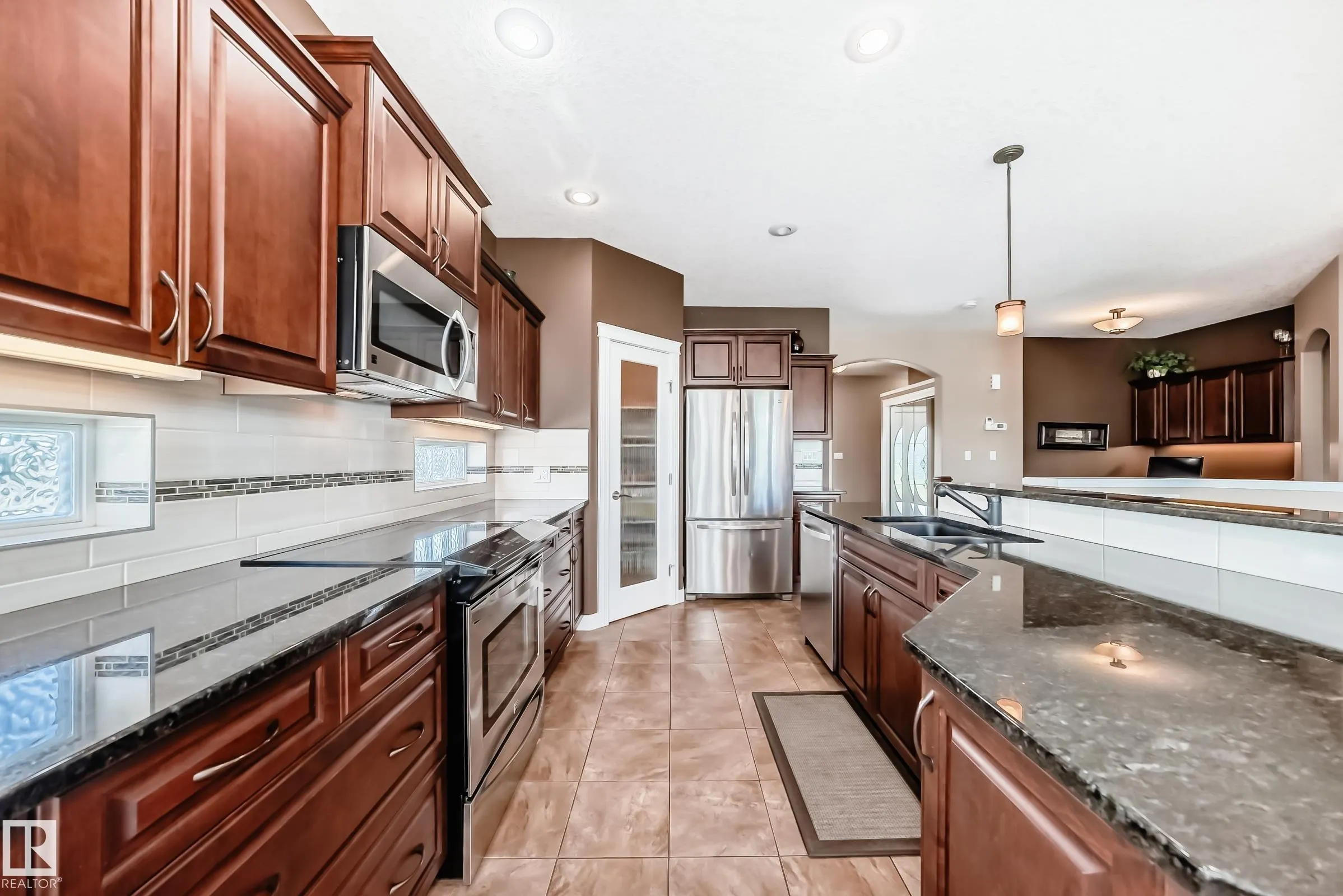 1 LINCOLN Cove