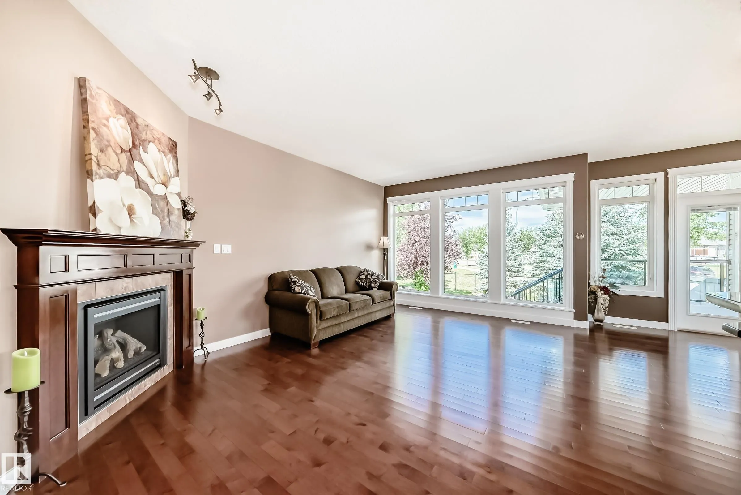 1 LINCOLN Cove
