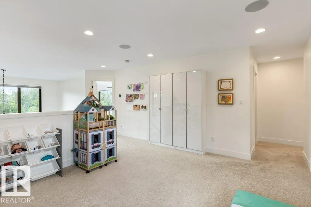 27 RYBURY Court