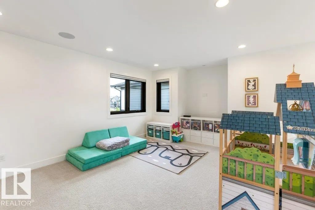27 RYBURY Court