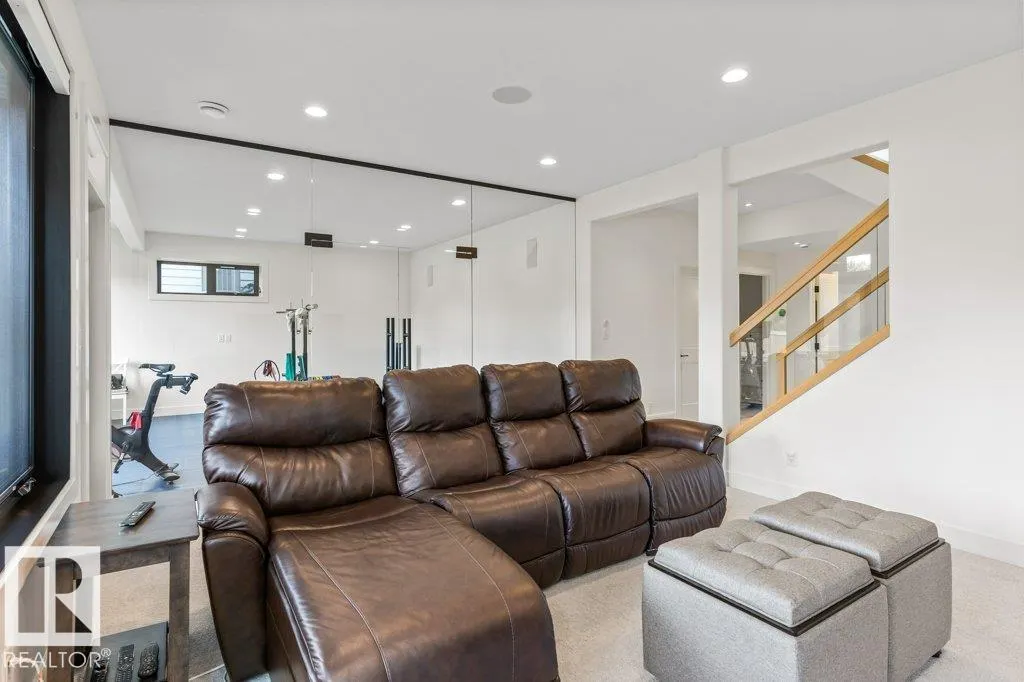 27 RYBURY Court