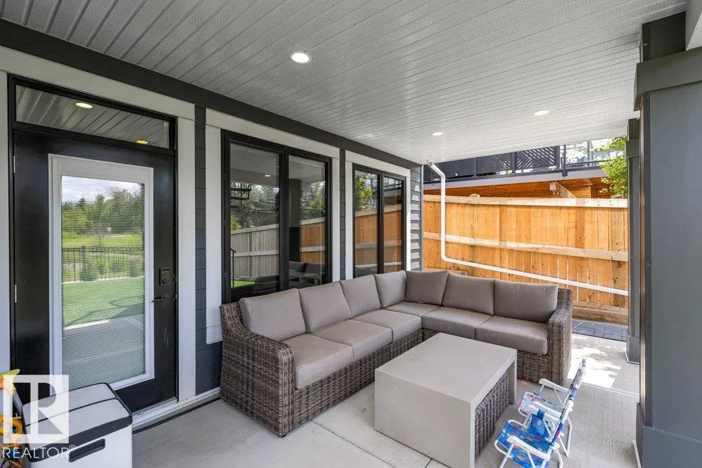 27 RYBURY Court