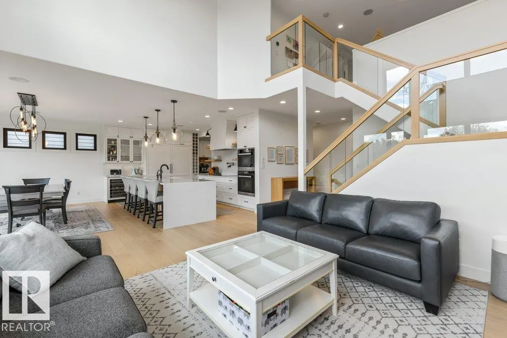 27 RYBURY Court