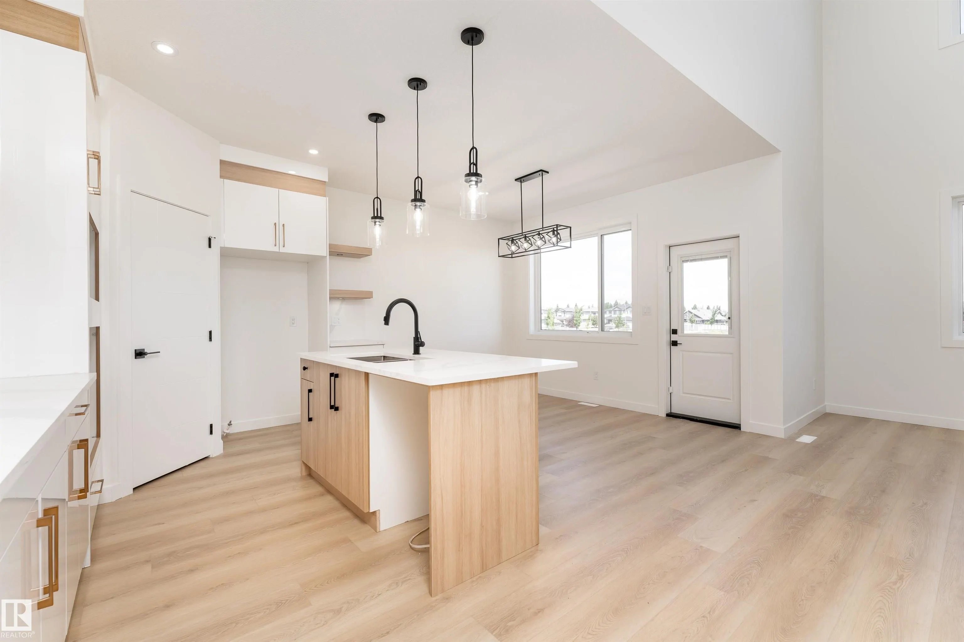 76 HAZELWOOD Lane