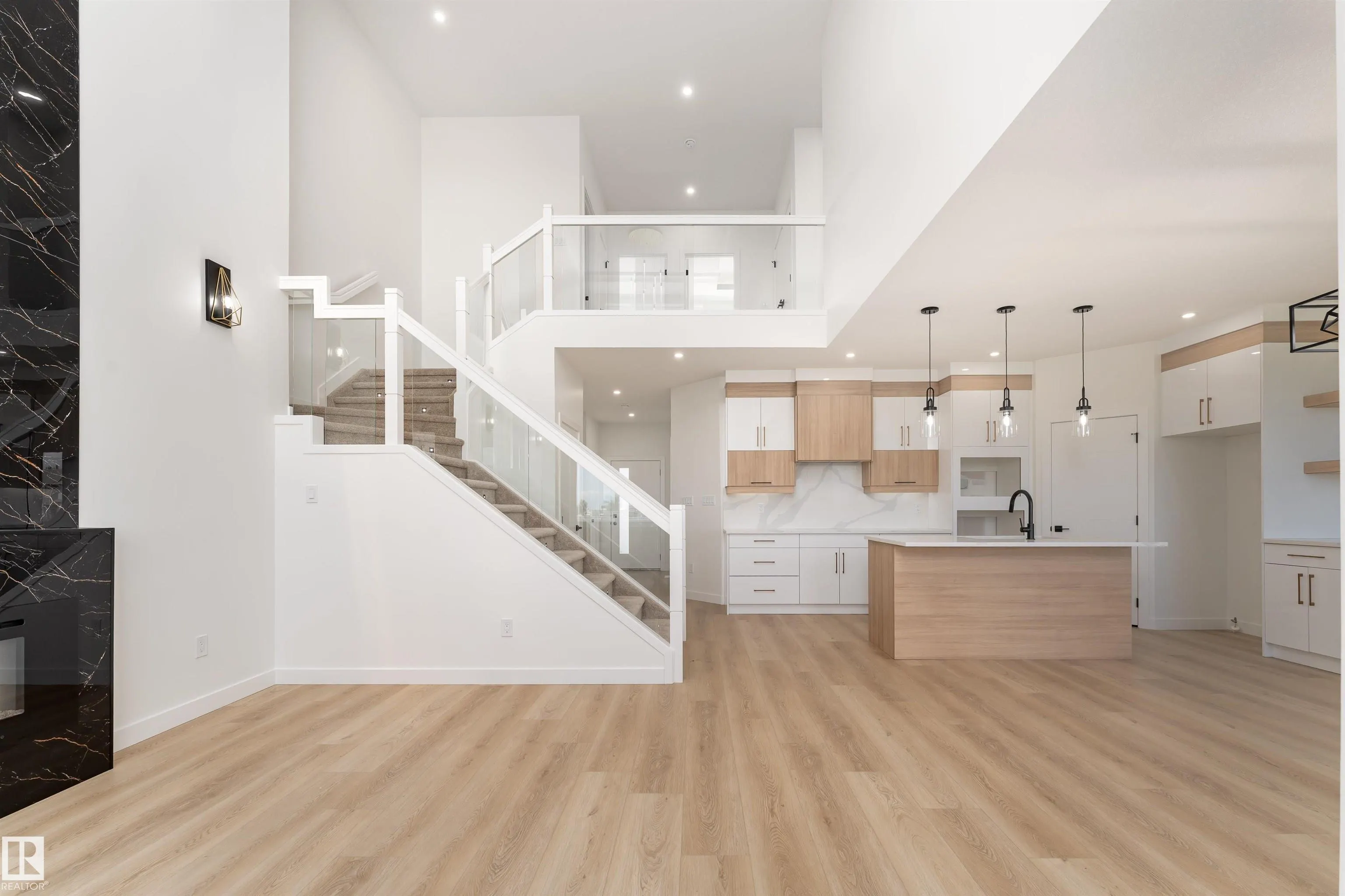 76 HAZELWOOD Lane