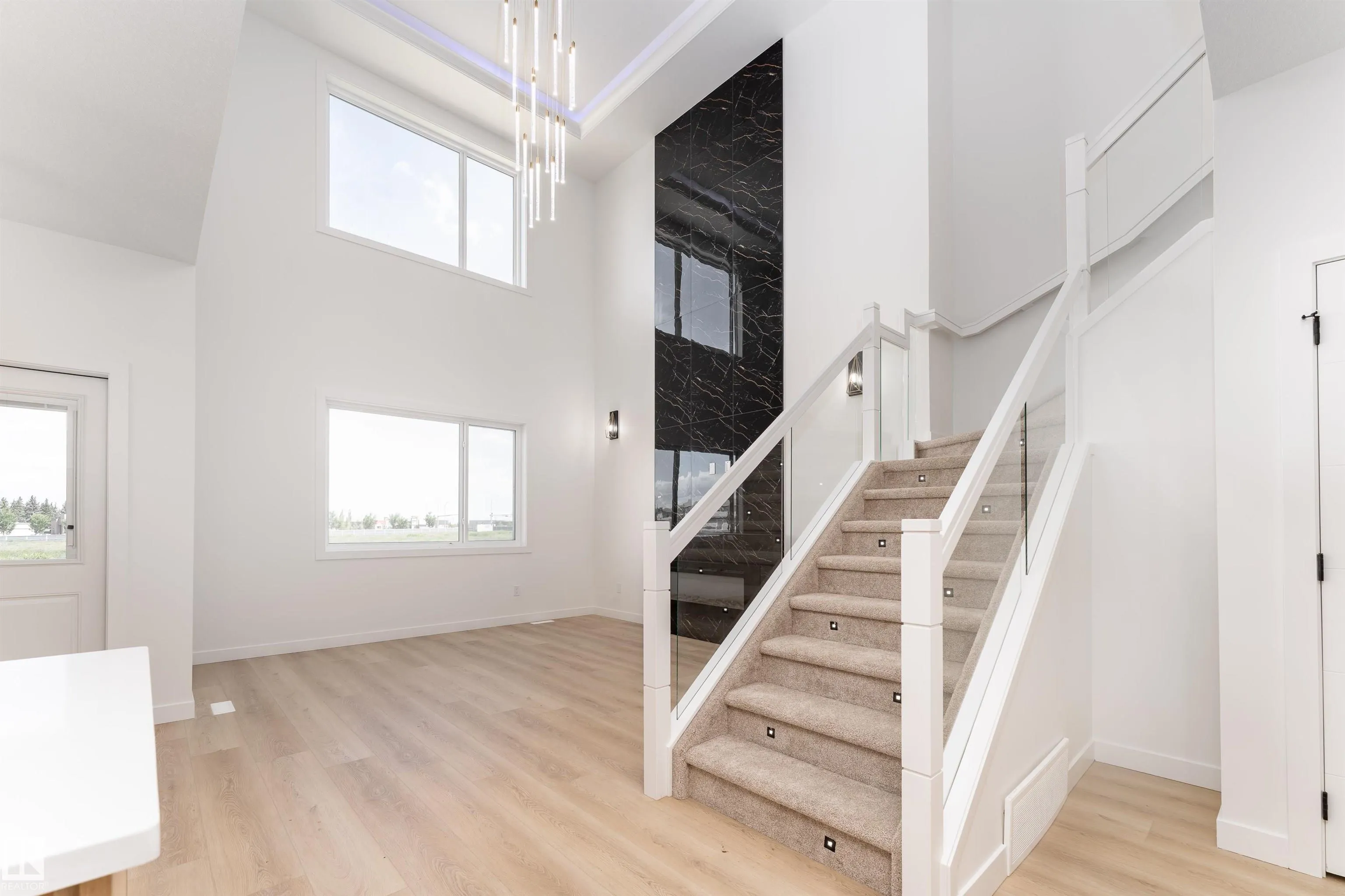 76 HAZELWOOD Lane