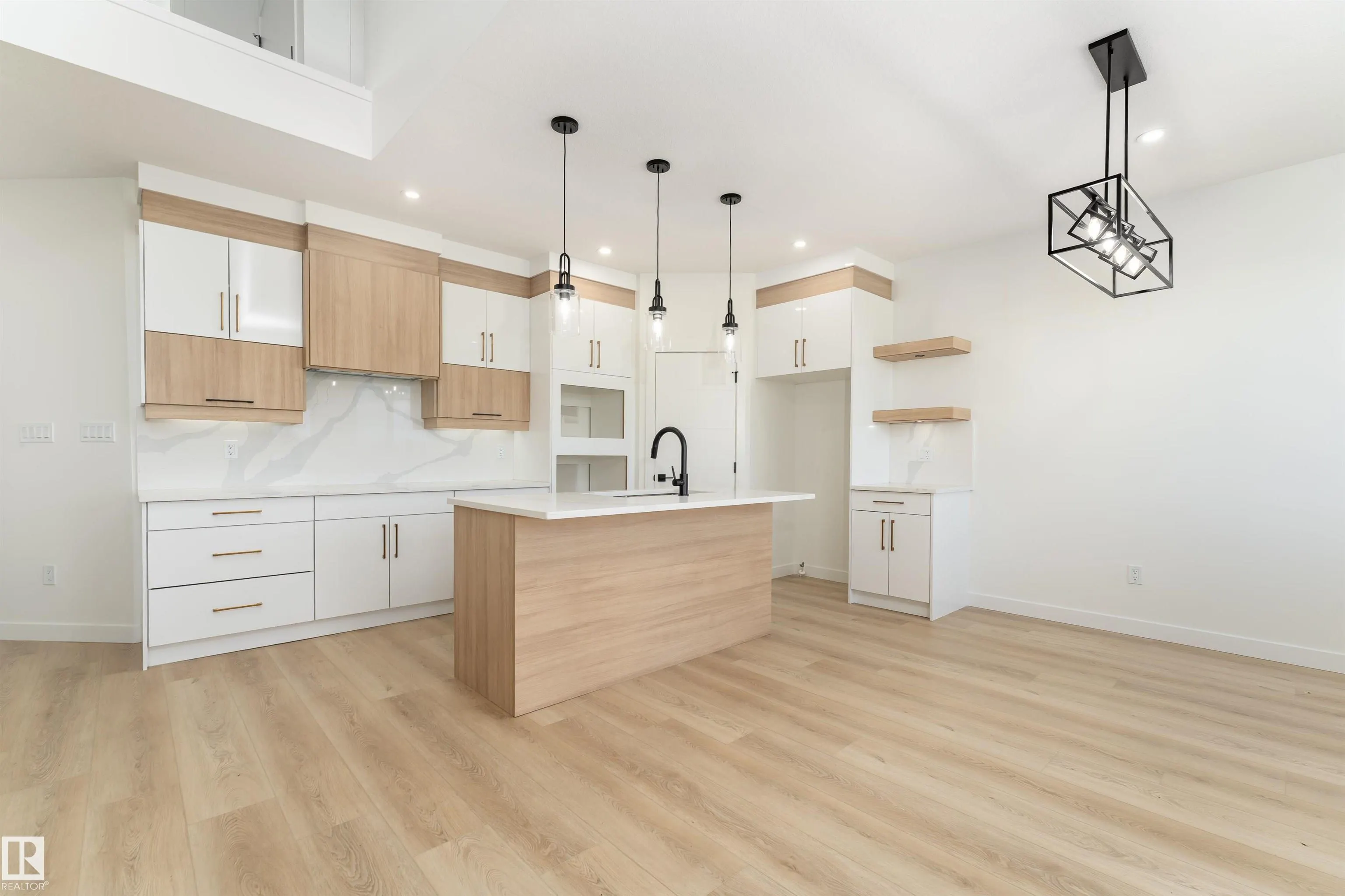 76 HAZELWOOD Lane