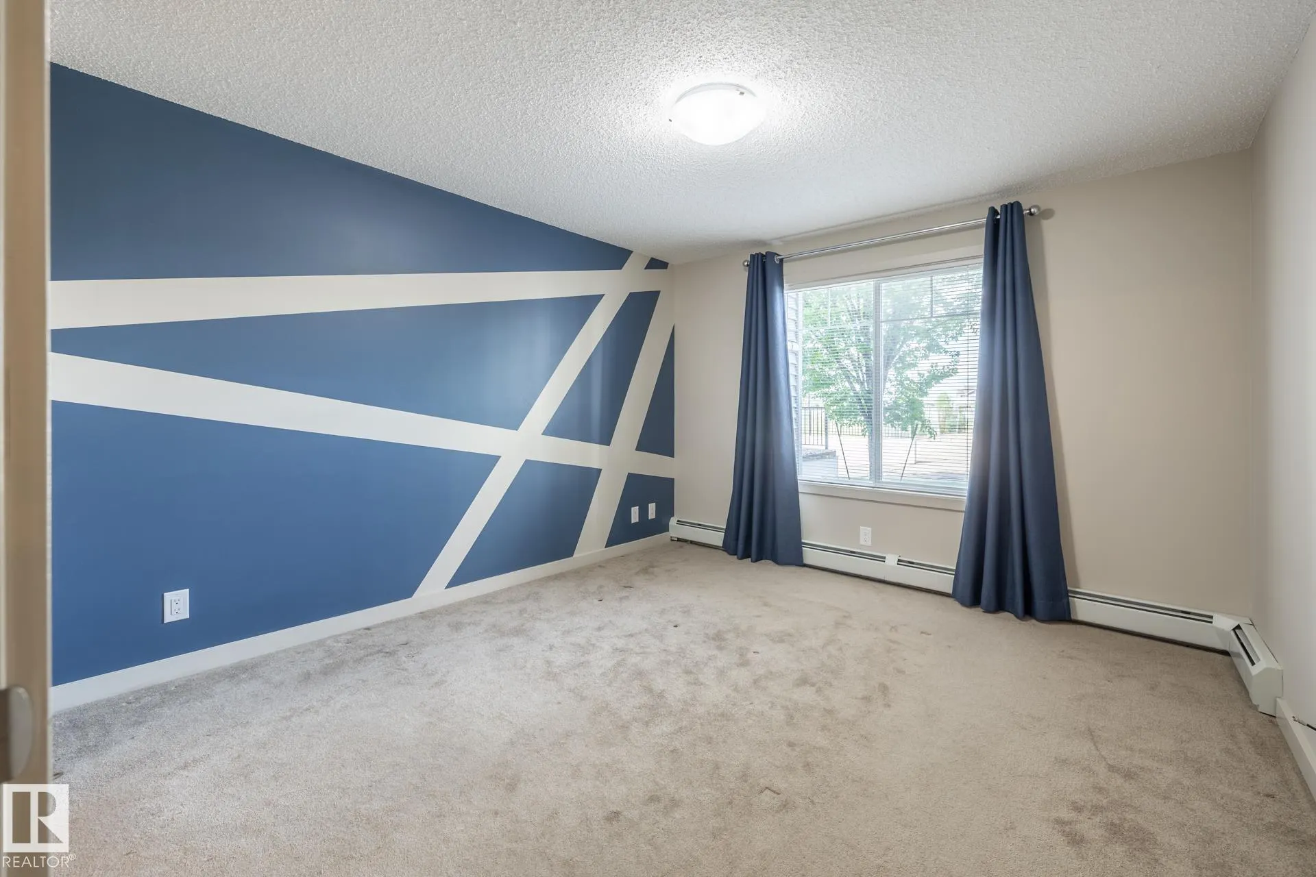 4008 SAVARYN Drive
