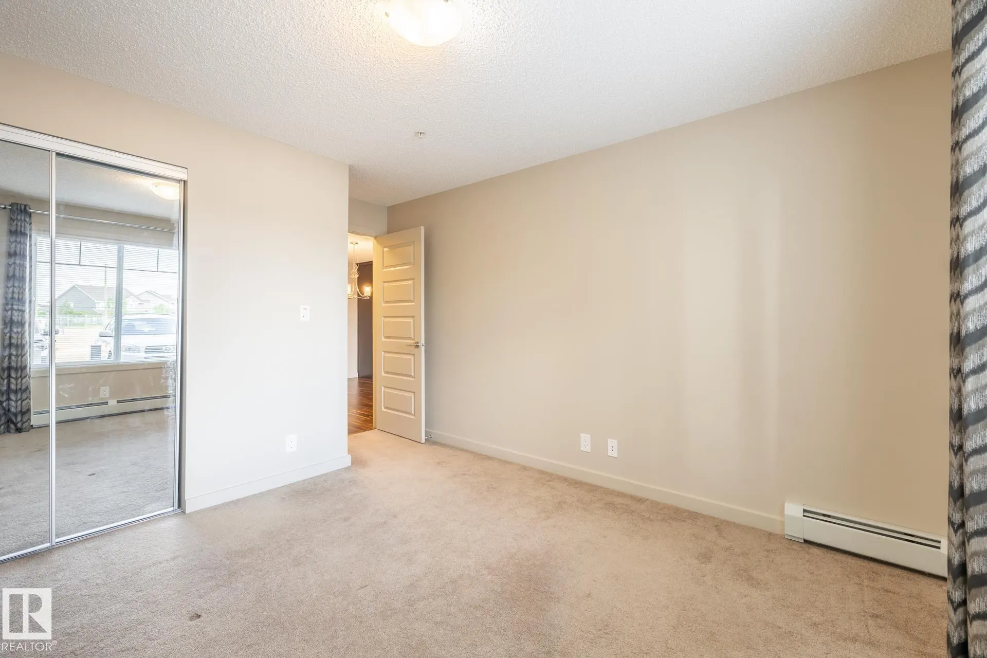 4008 SAVARYN Drive