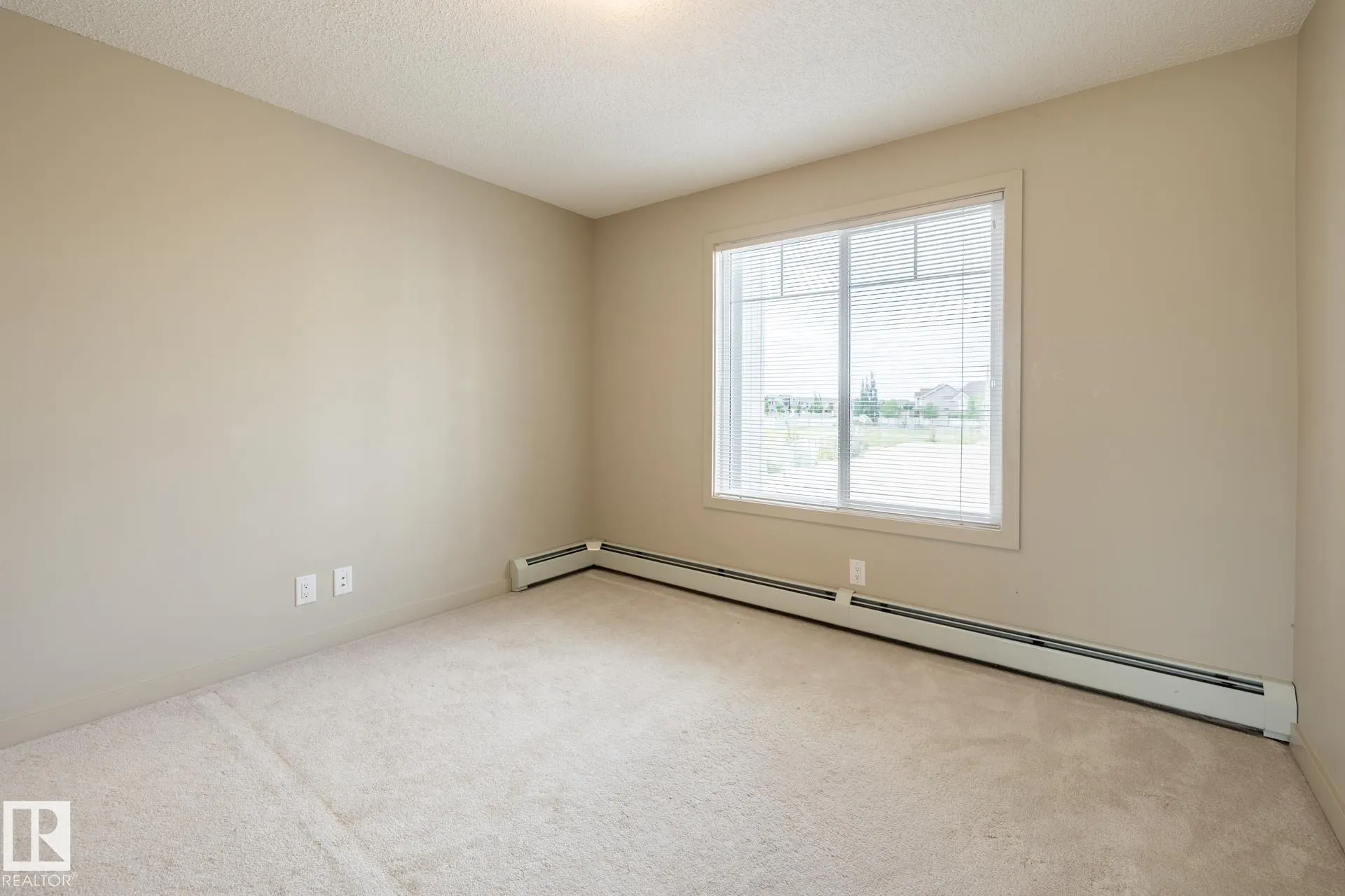 4008 SAVARYN Drive
