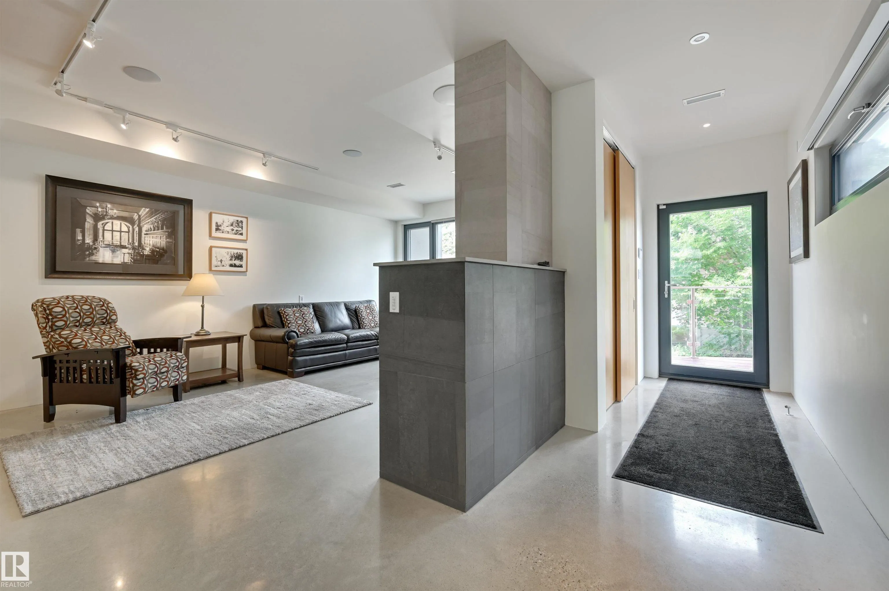 50 SYLVANCROFT Lane