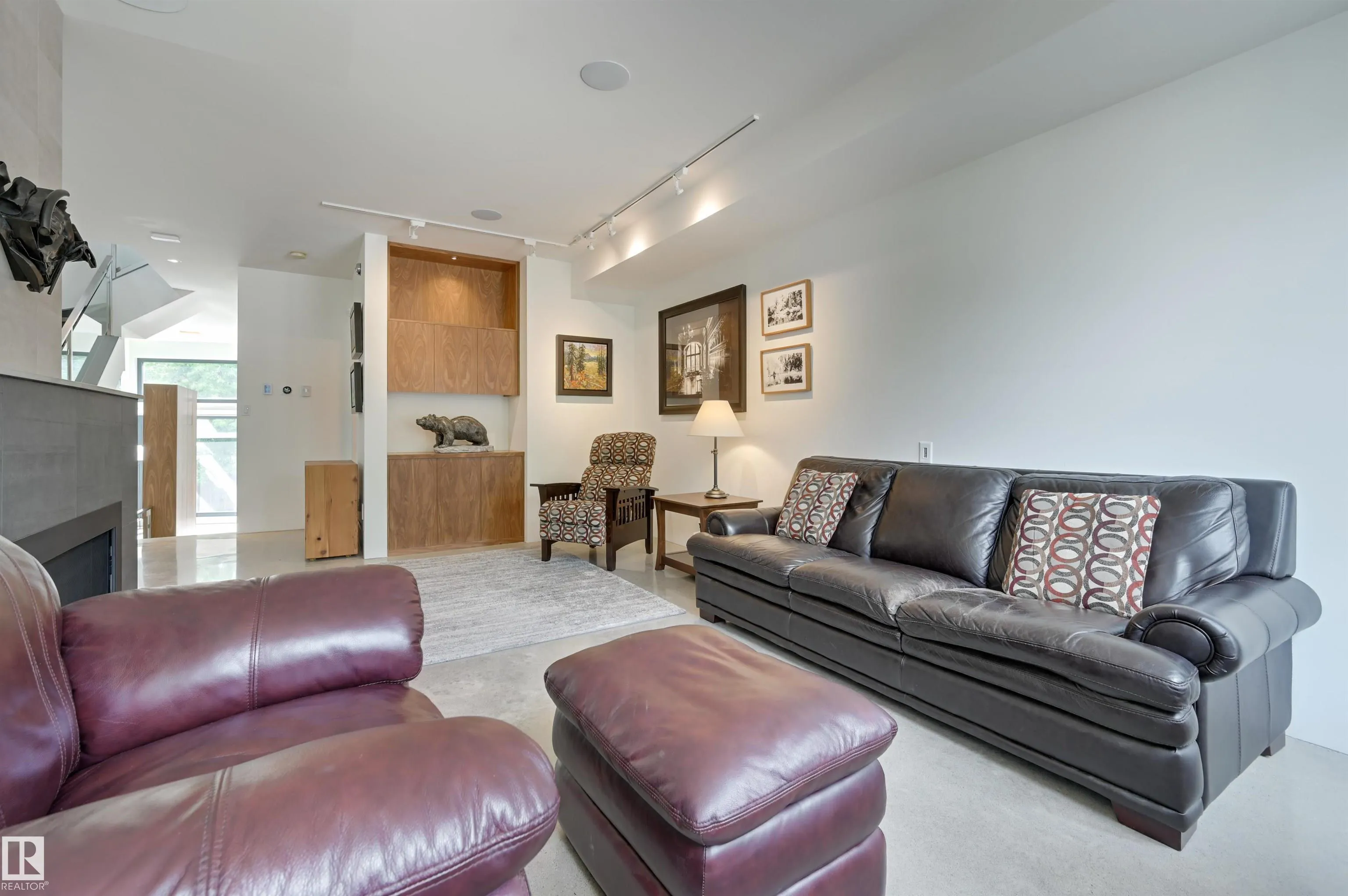 50 SYLVANCROFT Lane