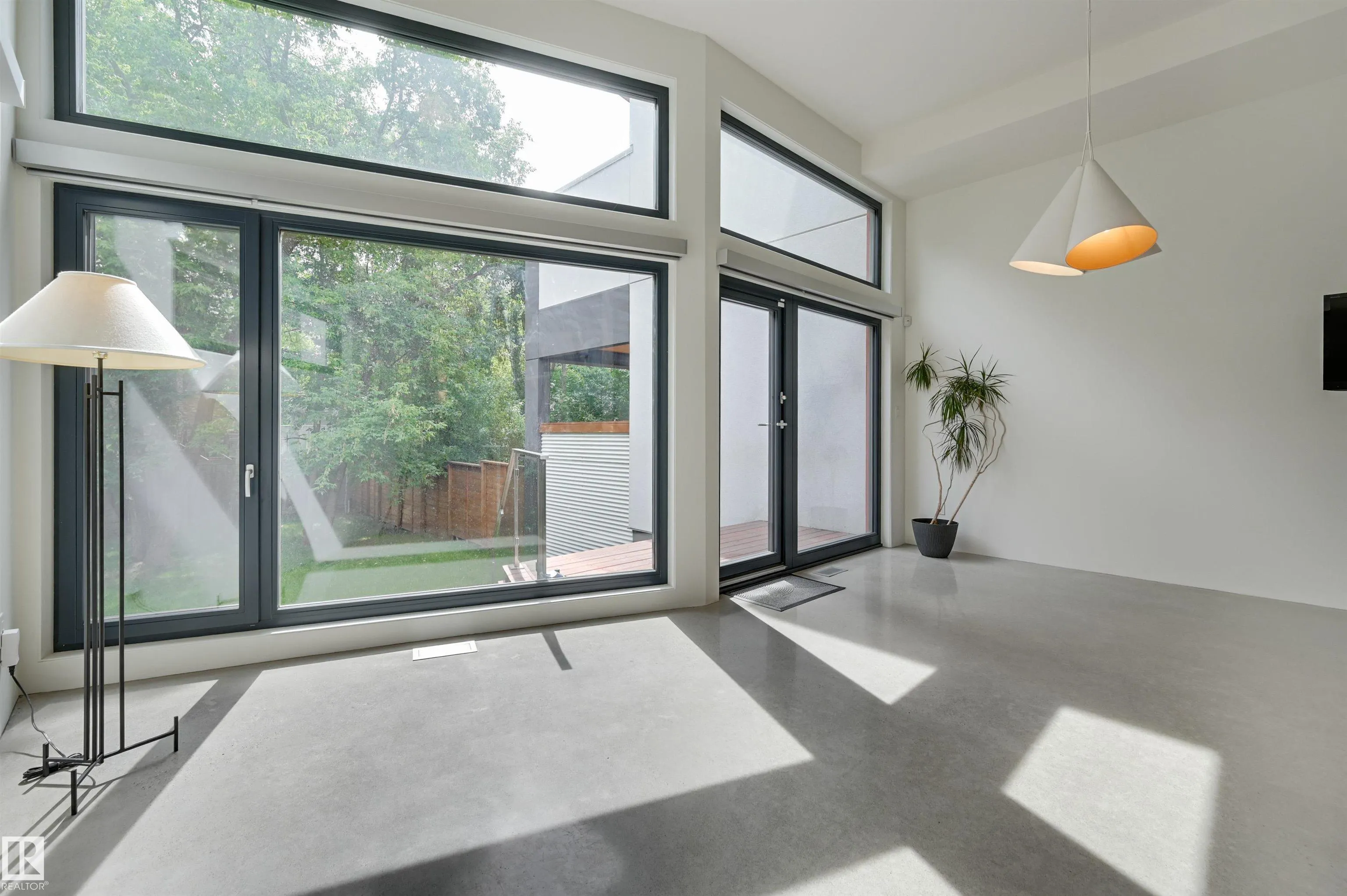 50 SYLVANCROFT Lane