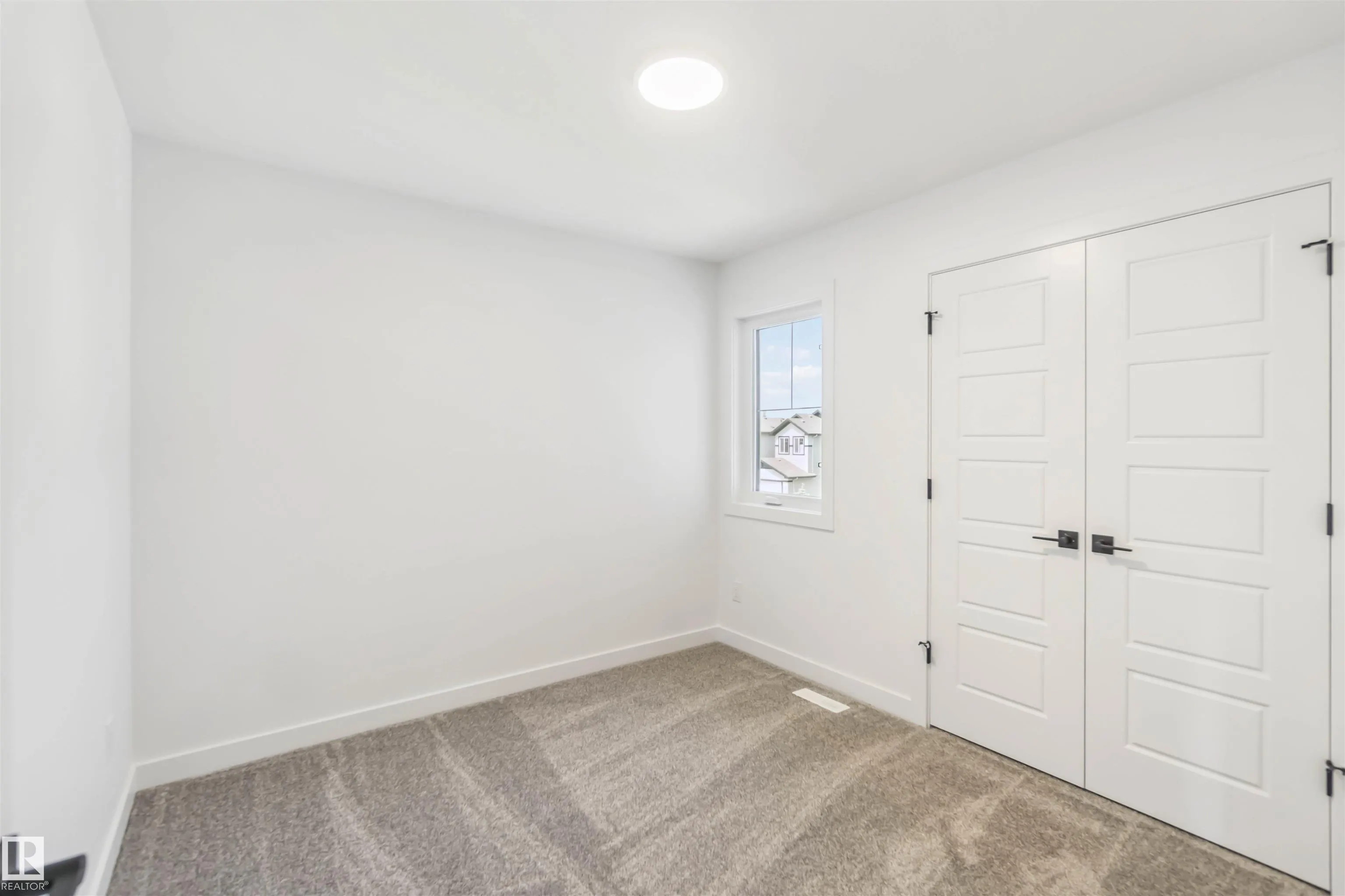 19 SPRINGBROOK Wynd