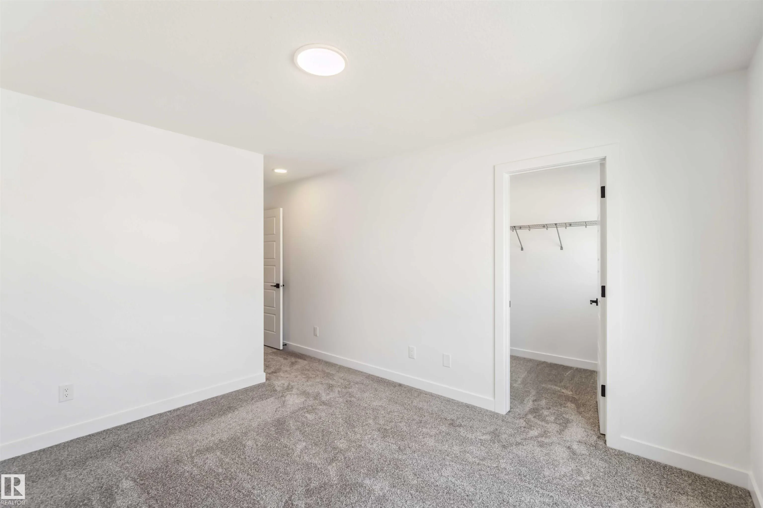 19 SPRINGBROOK Wynd