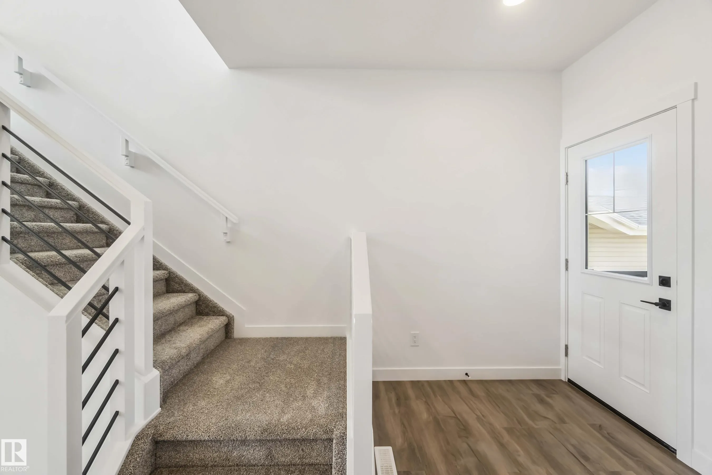 19 SPRINGBROOK Wynd