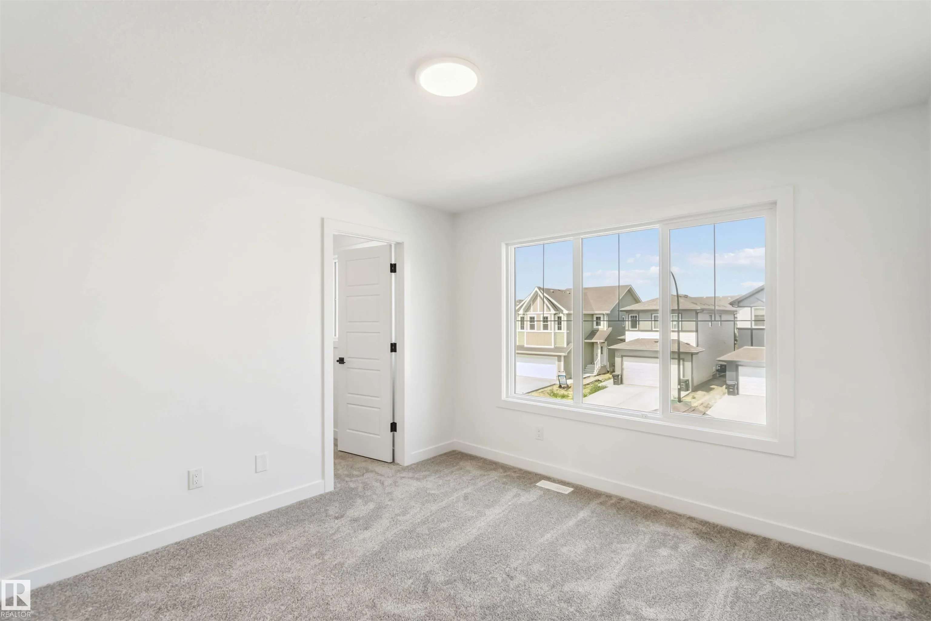 19 SPRINGBROOK Wynd