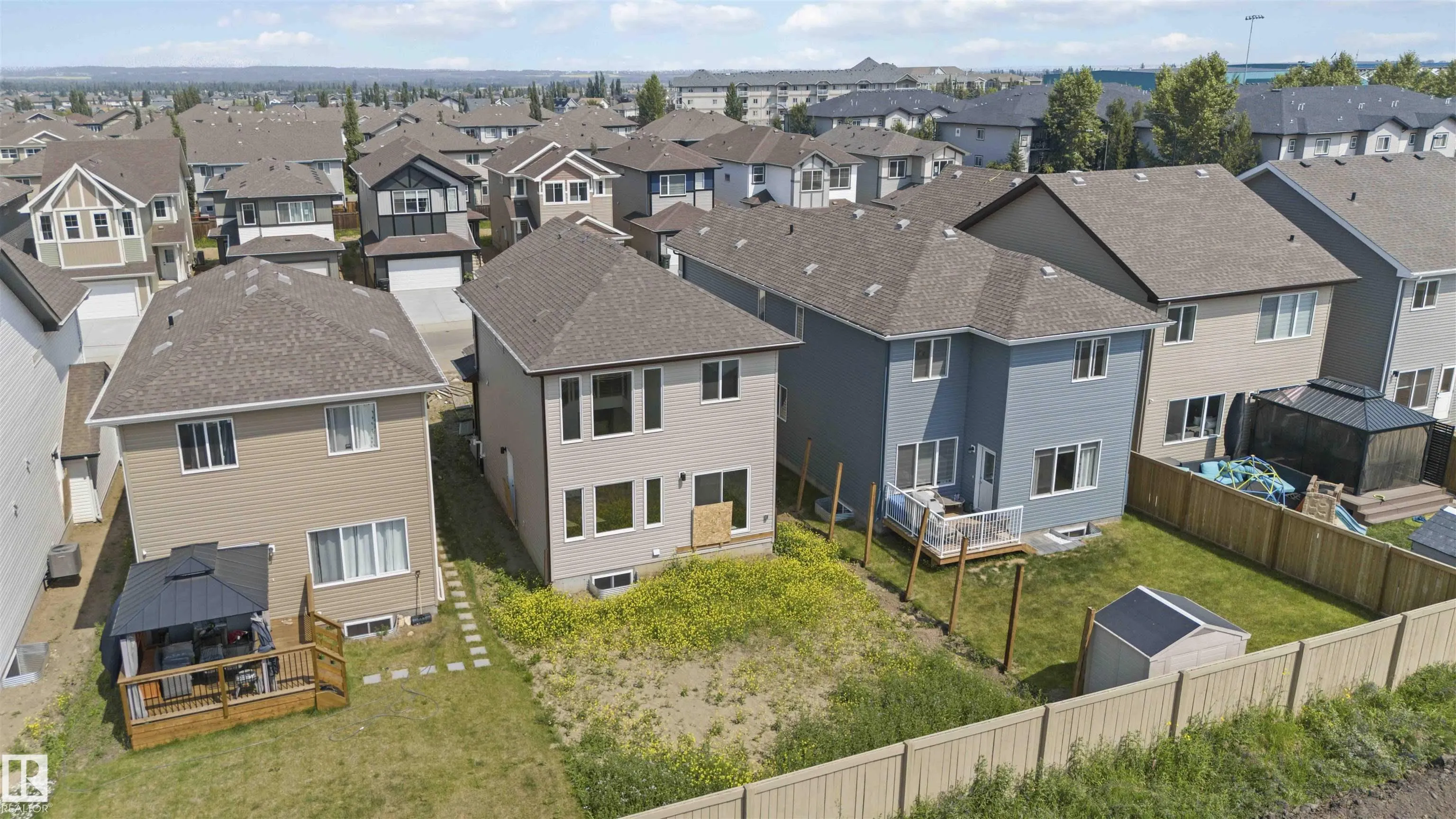 19 SPRINGBROOK Wynd
