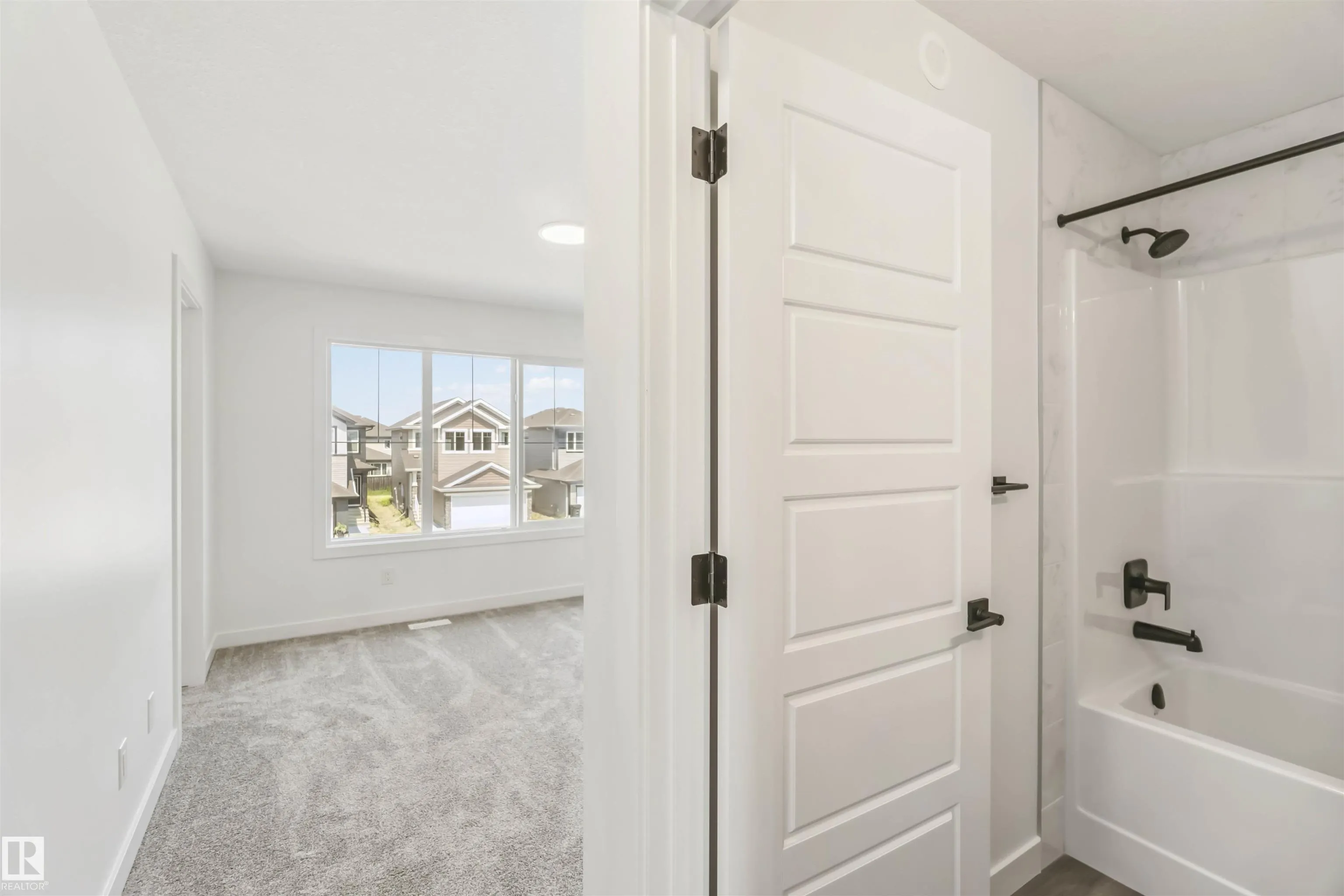 19 SPRINGBROOK Wynd