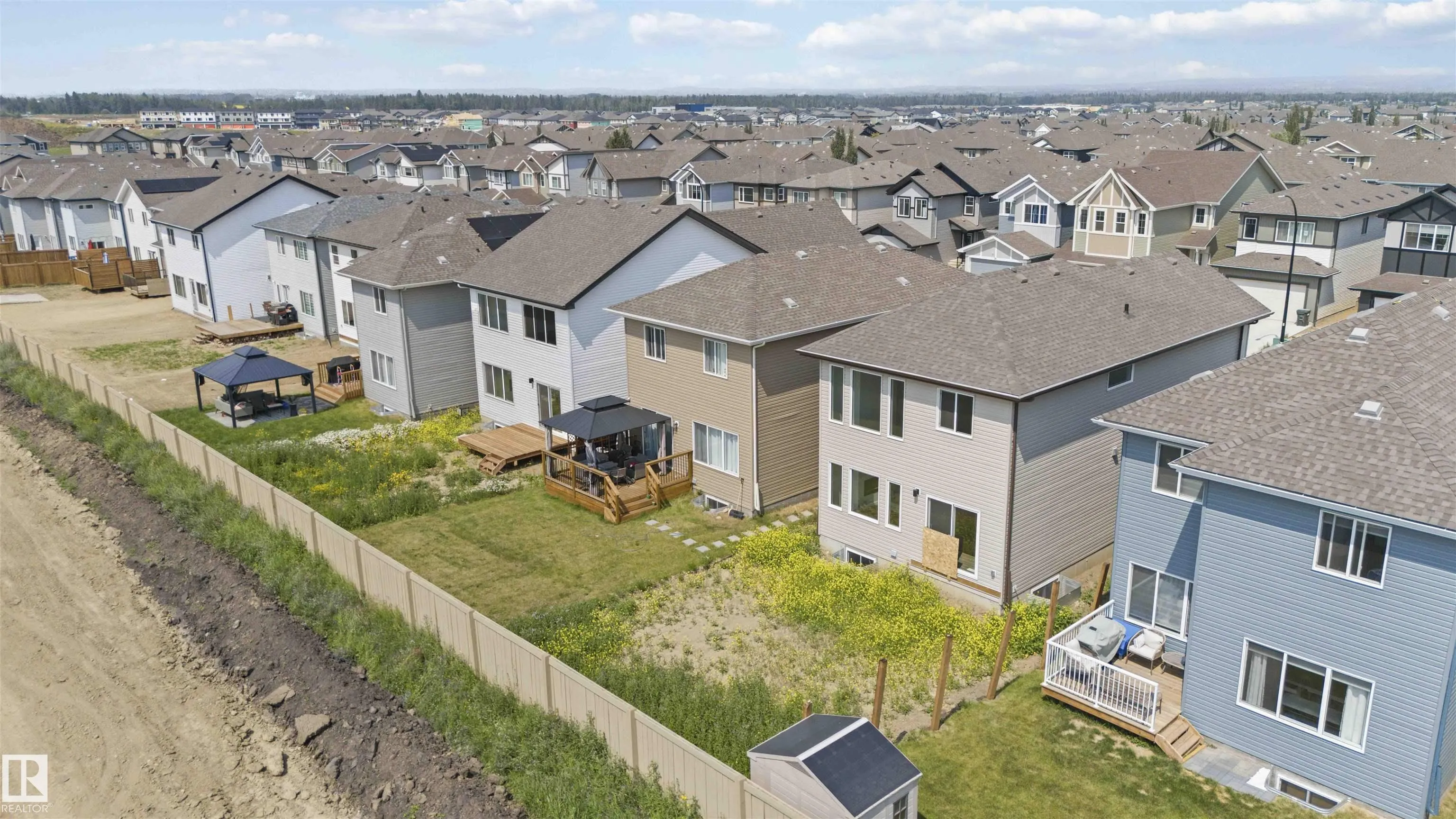 19 SPRINGBROOK Wynd