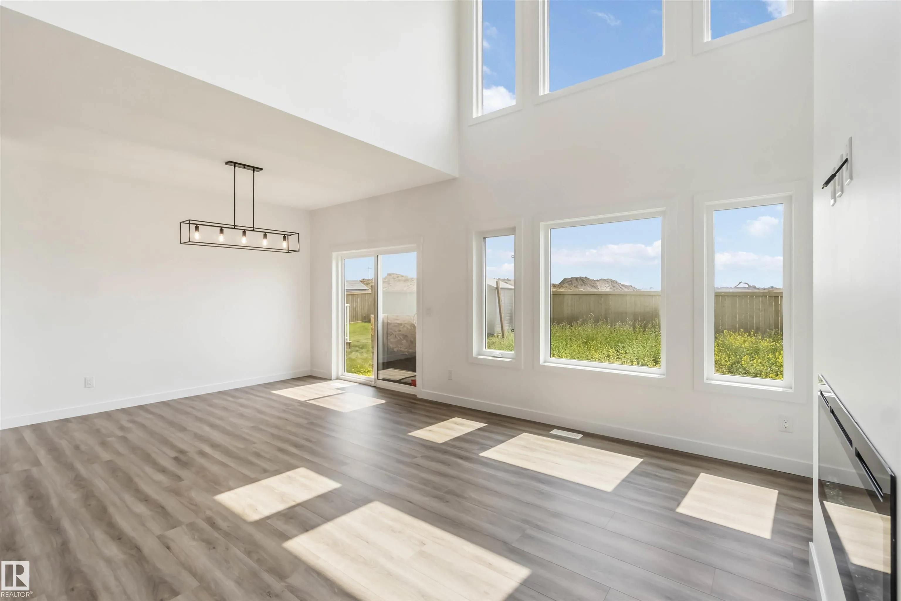 19 SPRINGBROOK Wynd