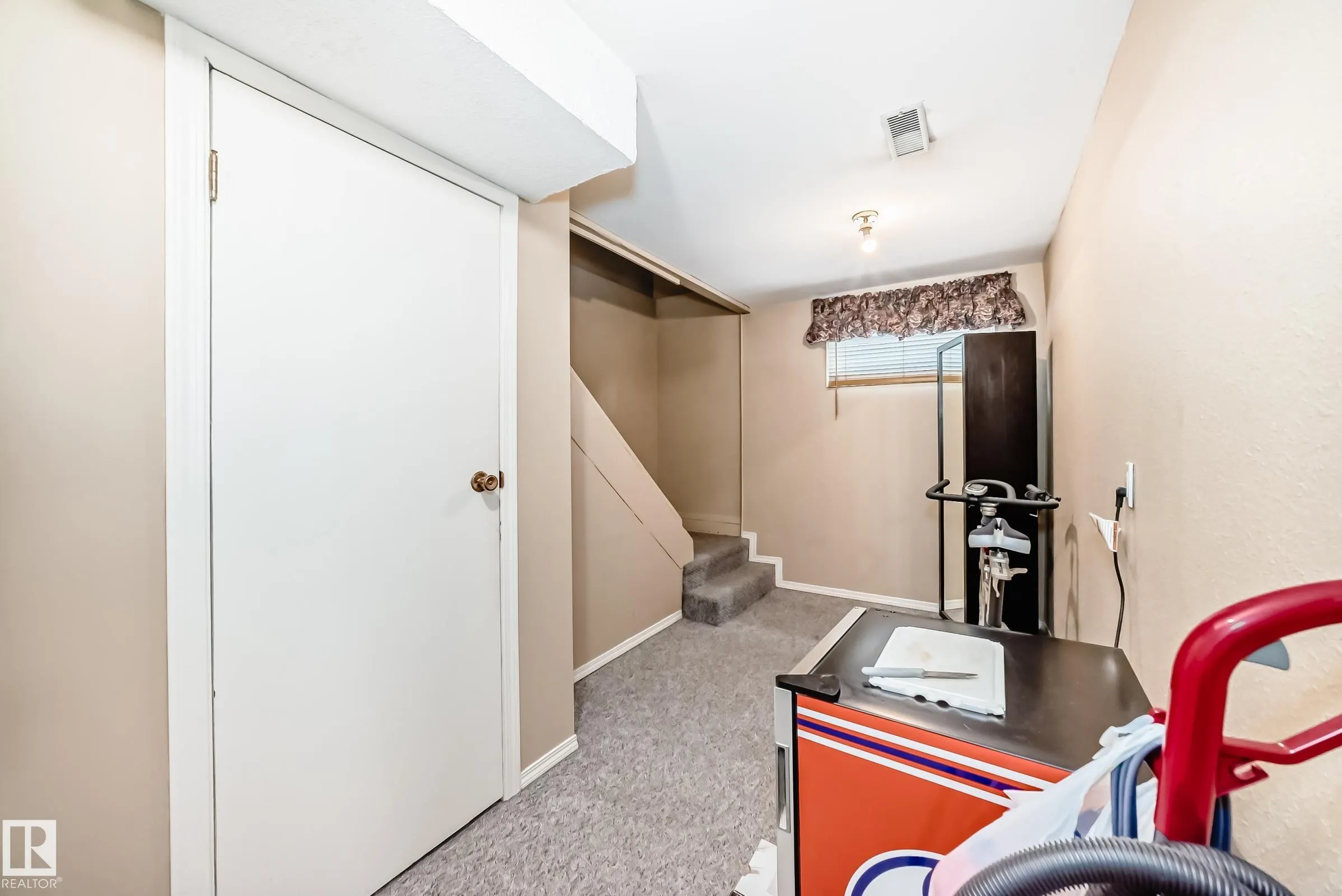 44 GRANDIN Road