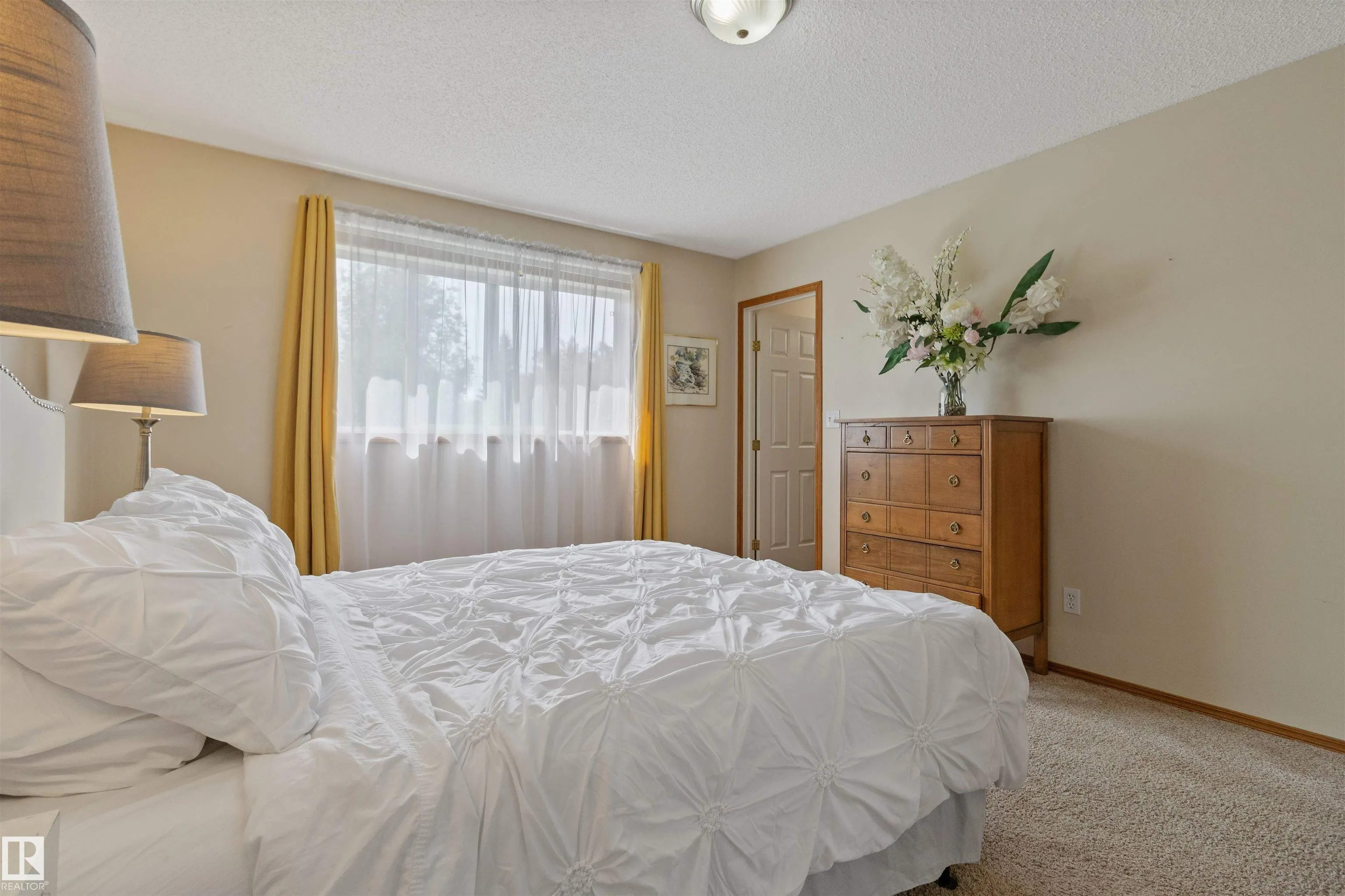 32 FOXHAVEN Court