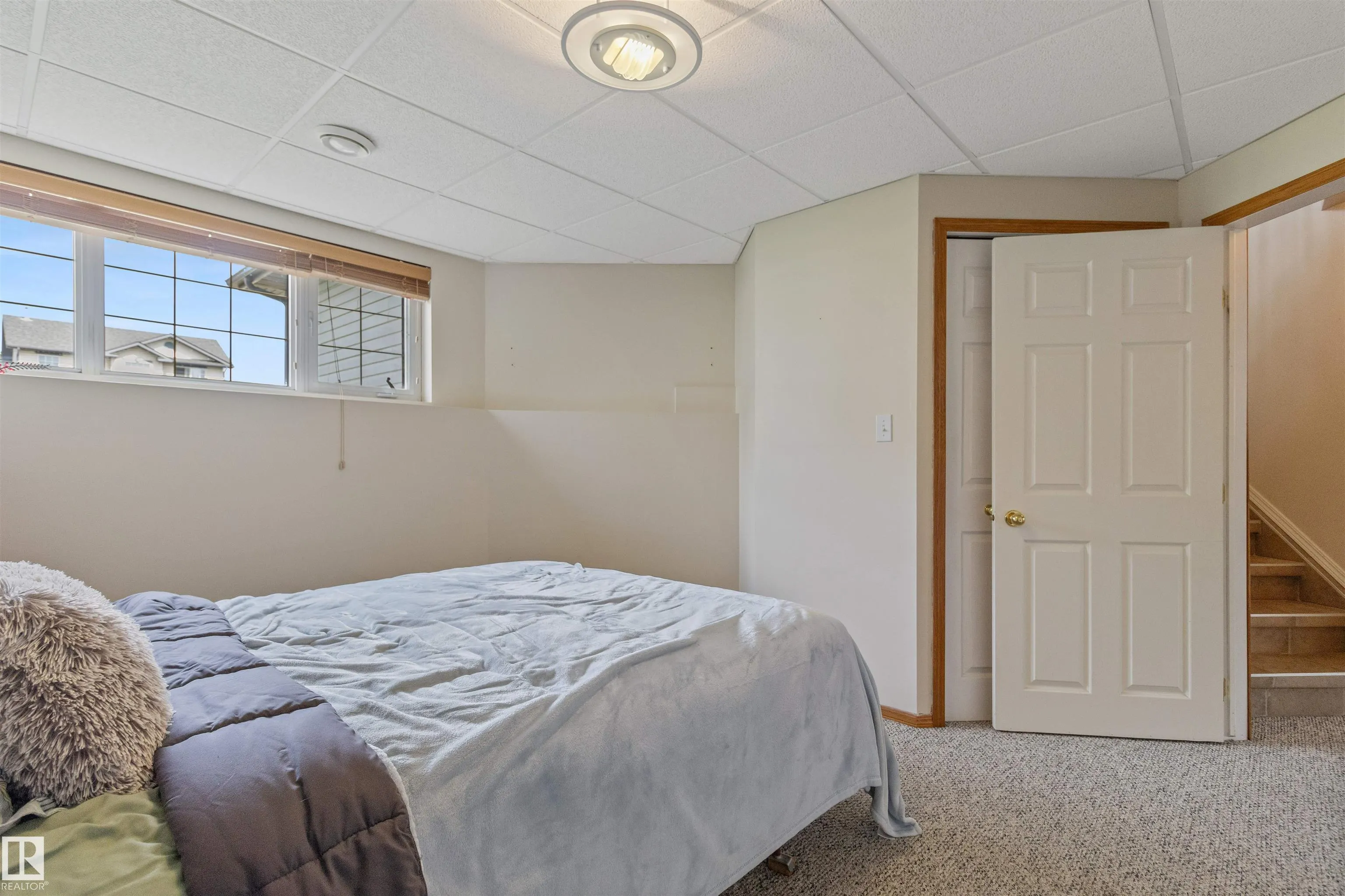 32 FOXHAVEN Court