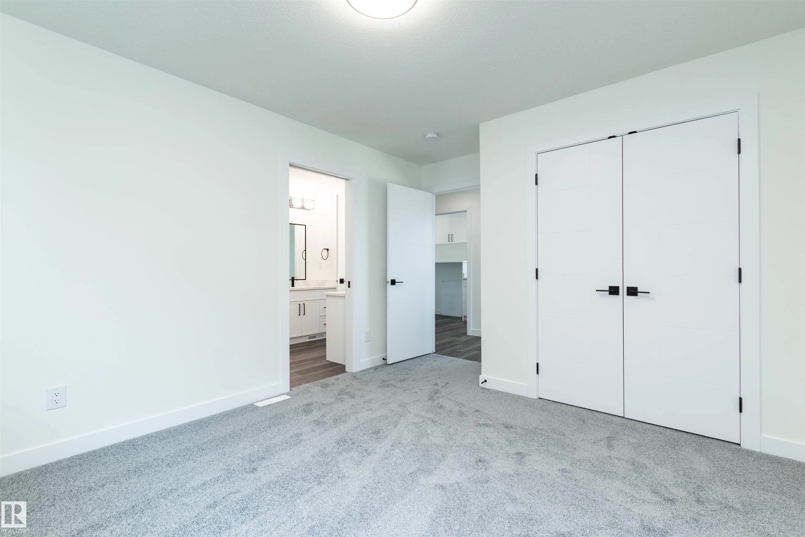 17 Sunbury Place