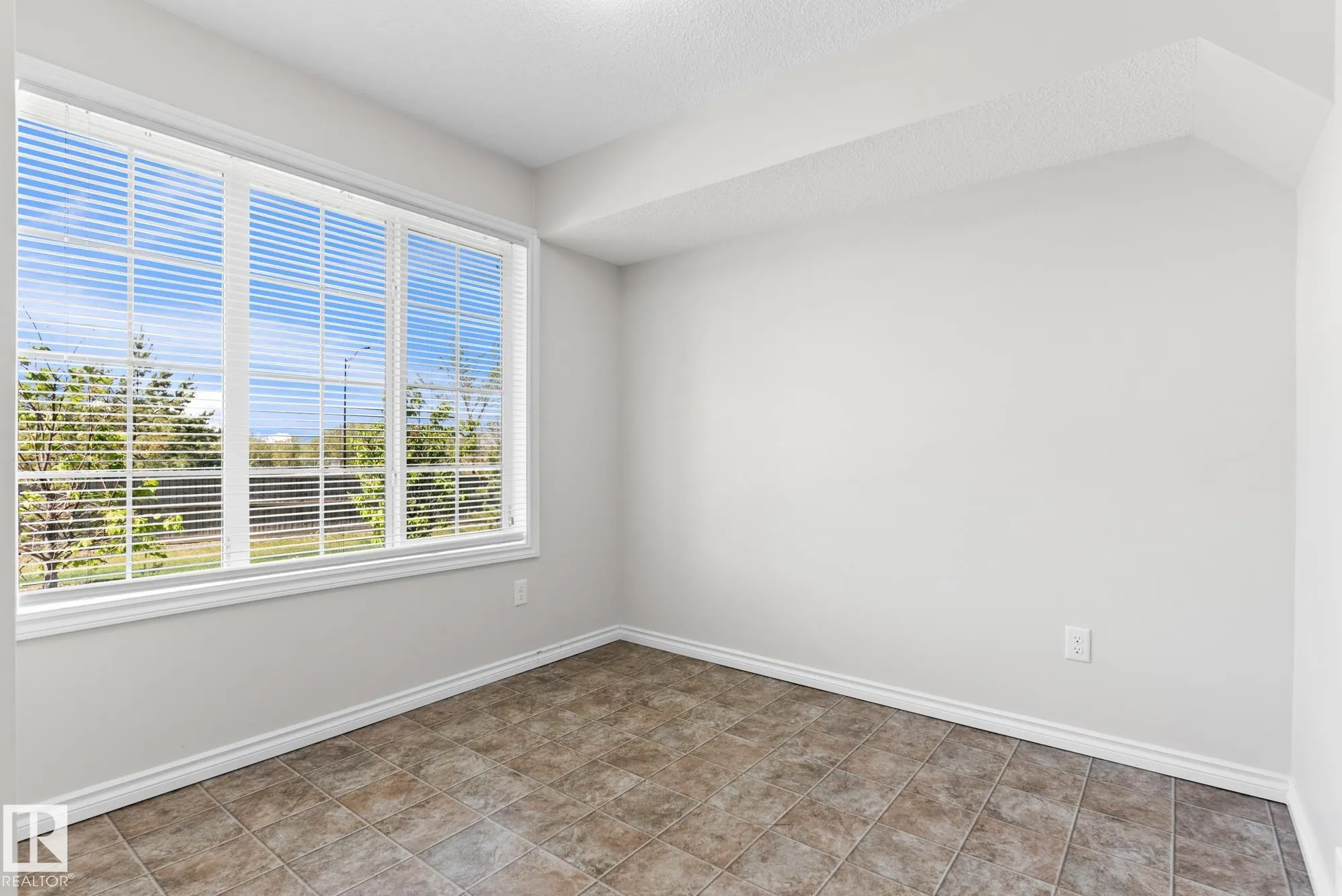 20 augustine Crescent
