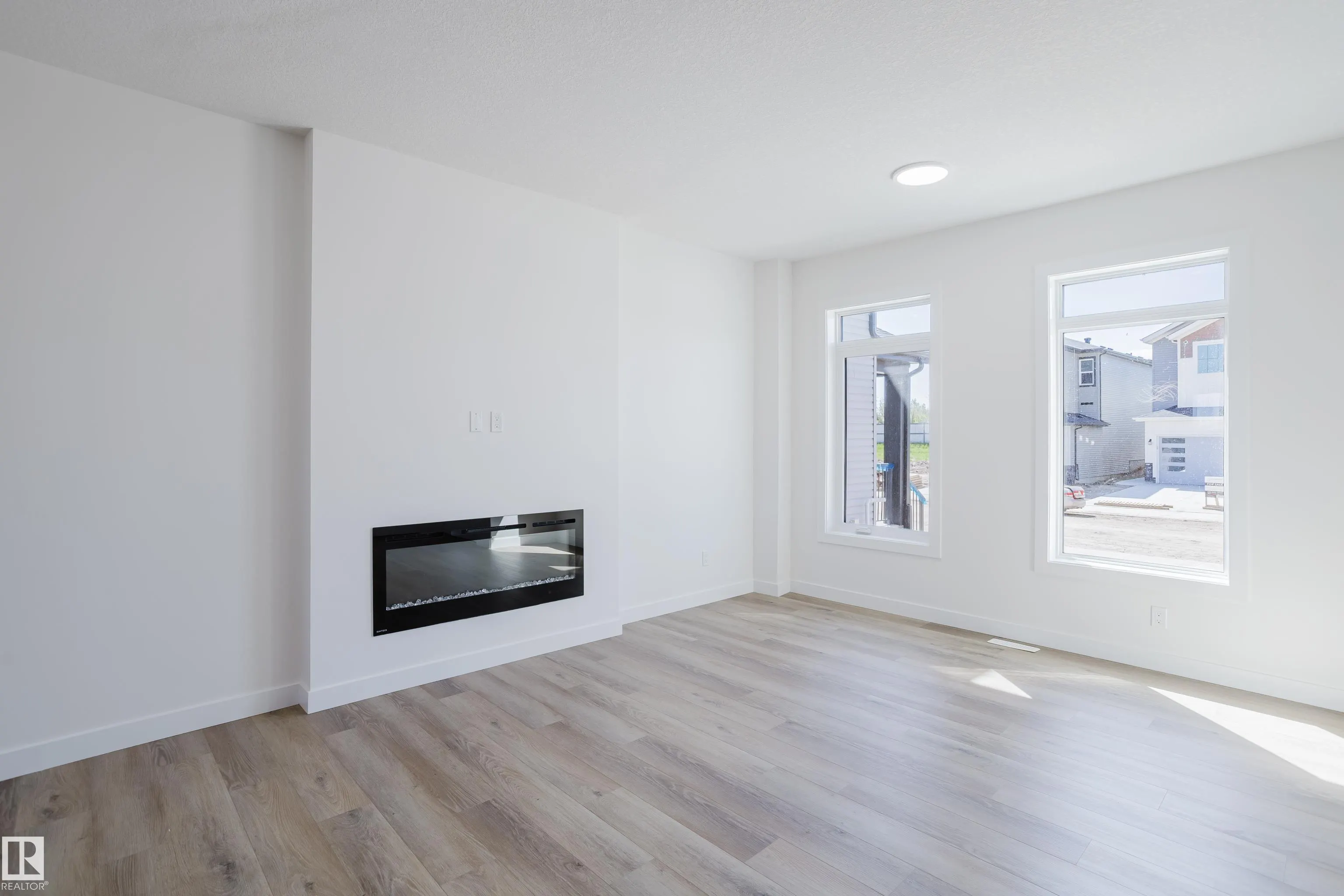 261 Munn Way