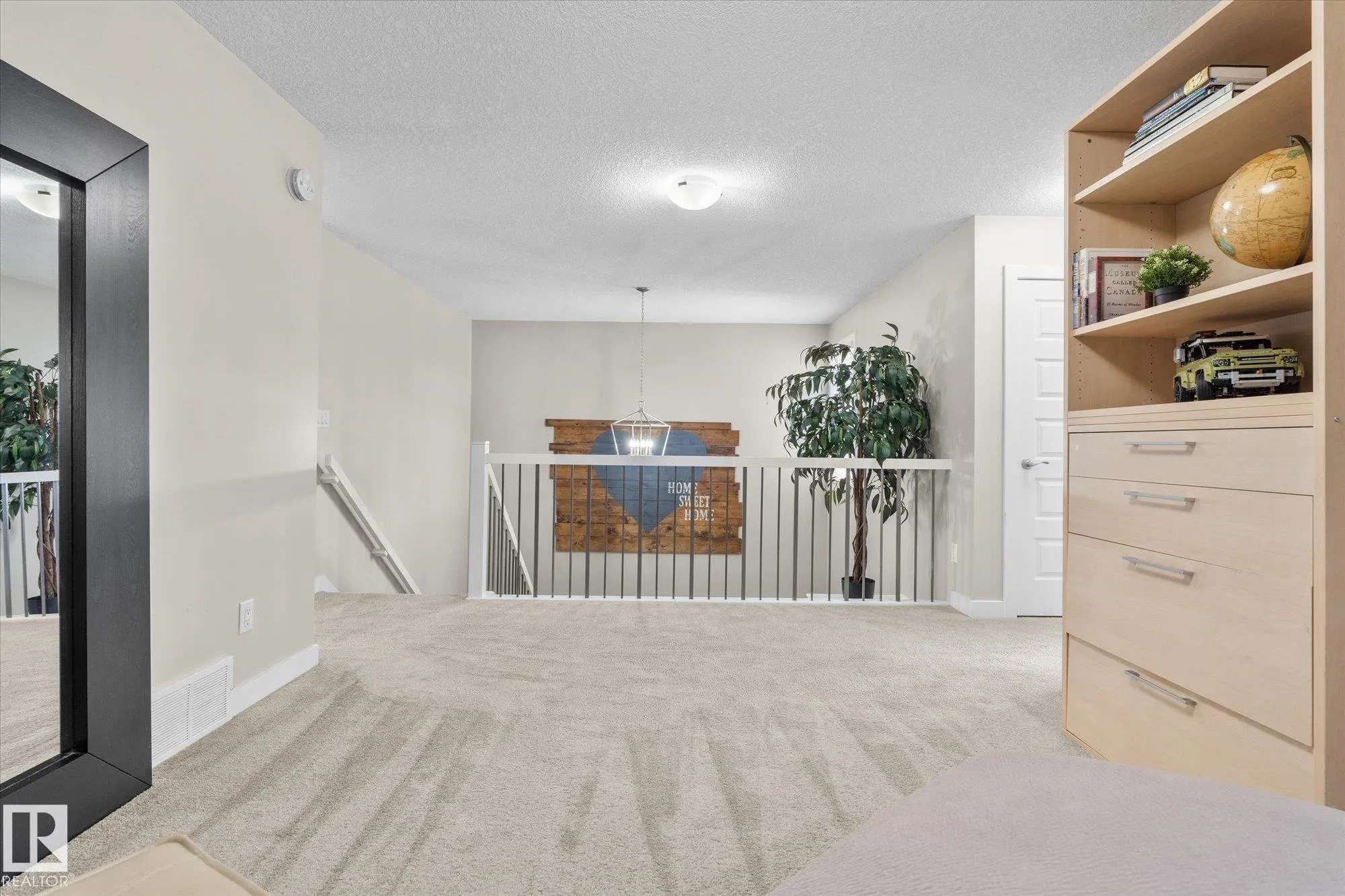 27 KINGSBURY Circle