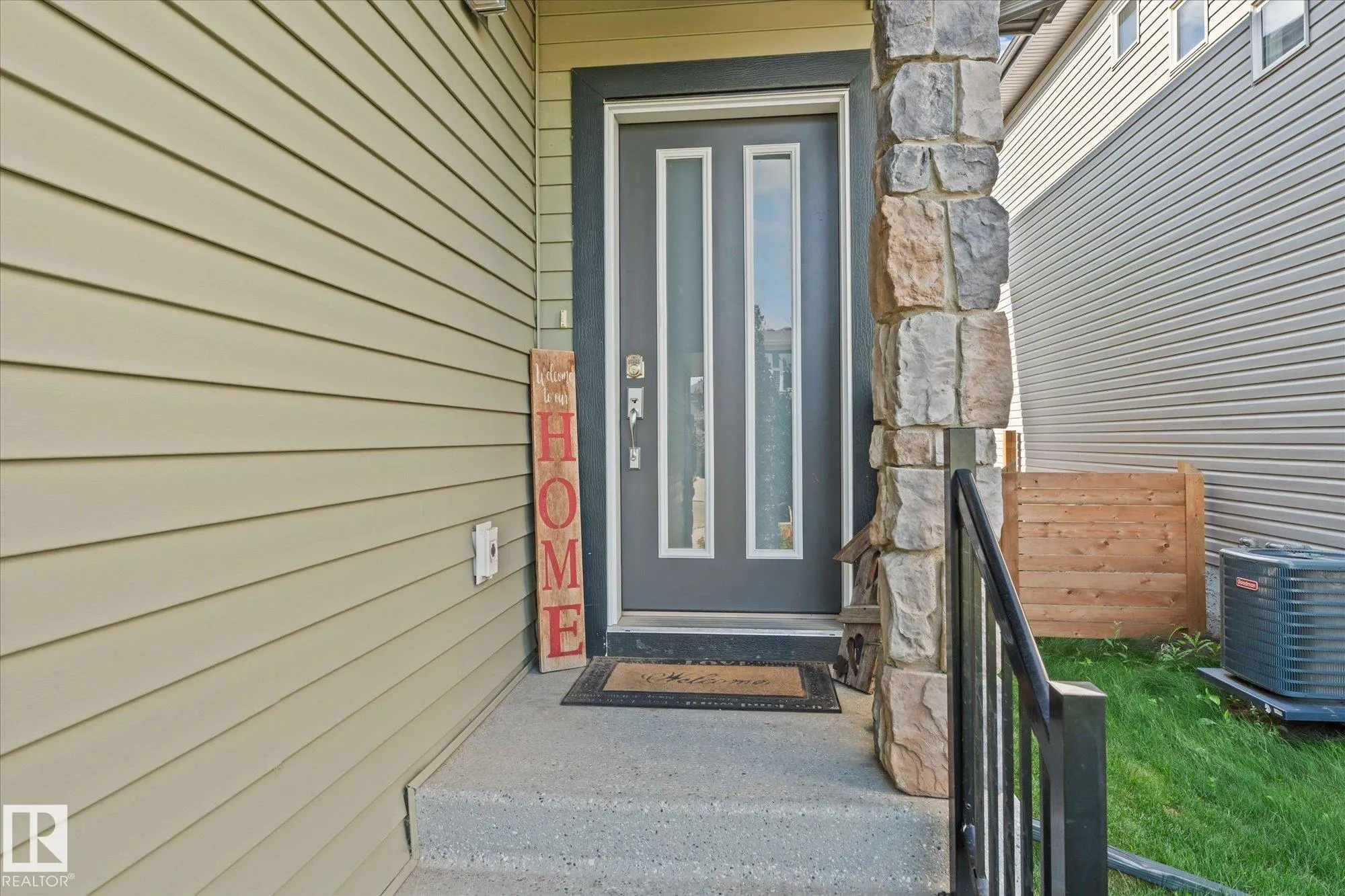 27 KINGSBURY Circle